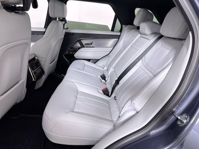 2026 Land Rover Range Rover Sport SE