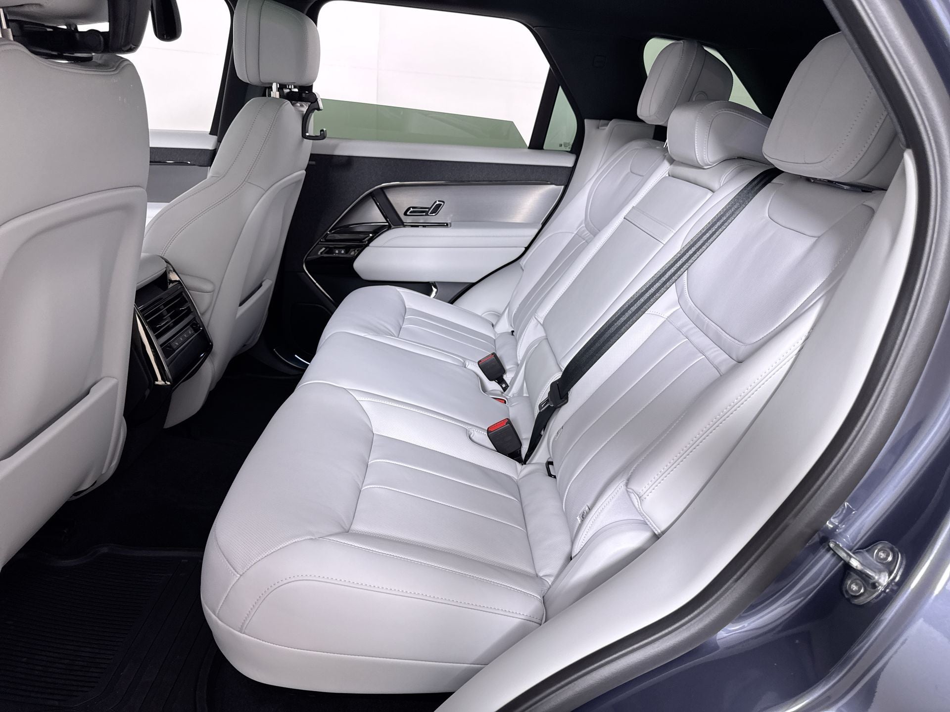 2026 Land Rover Range Rover Sport SE