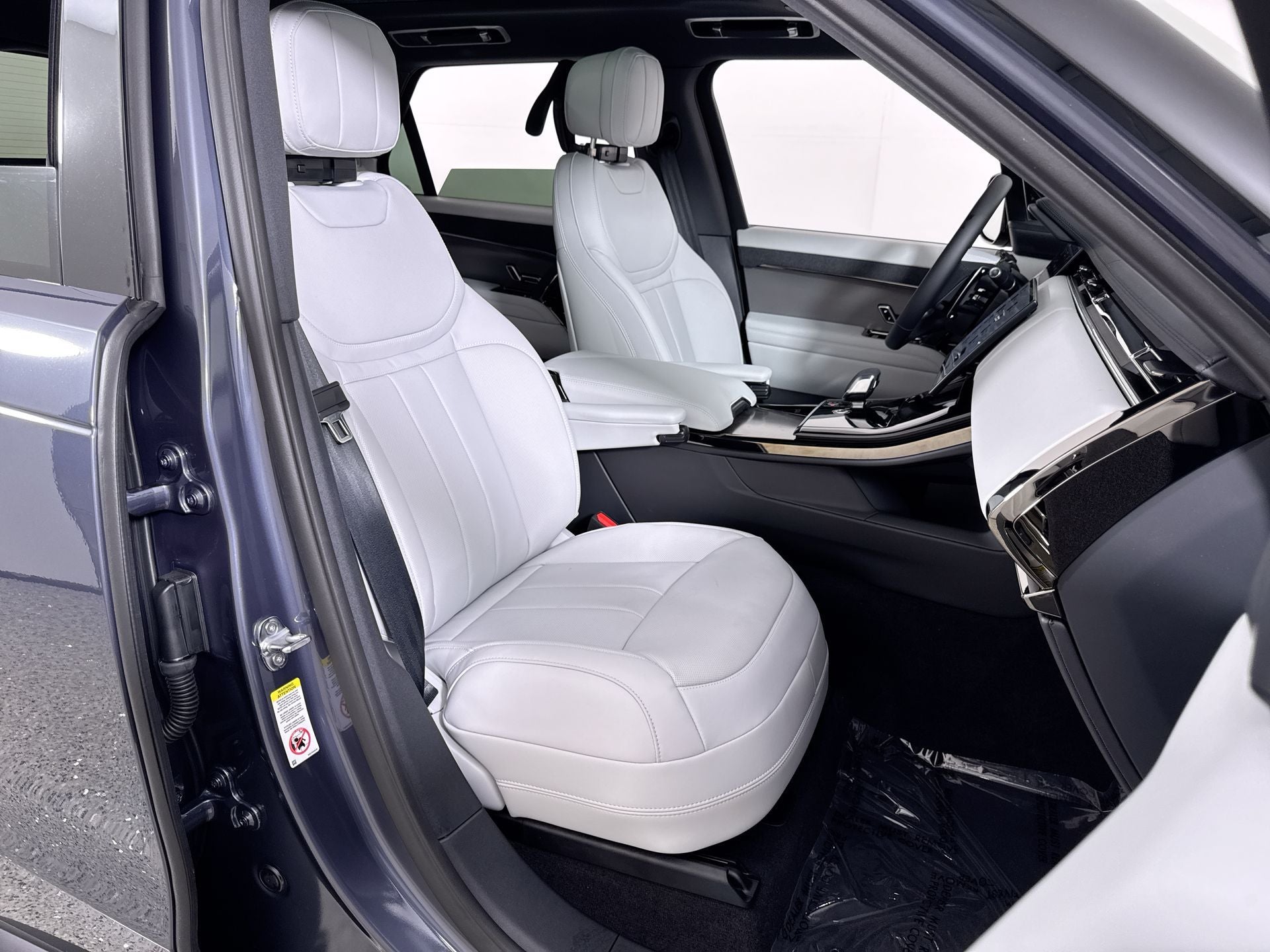 2026 Land Rover Range Rover Sport SE