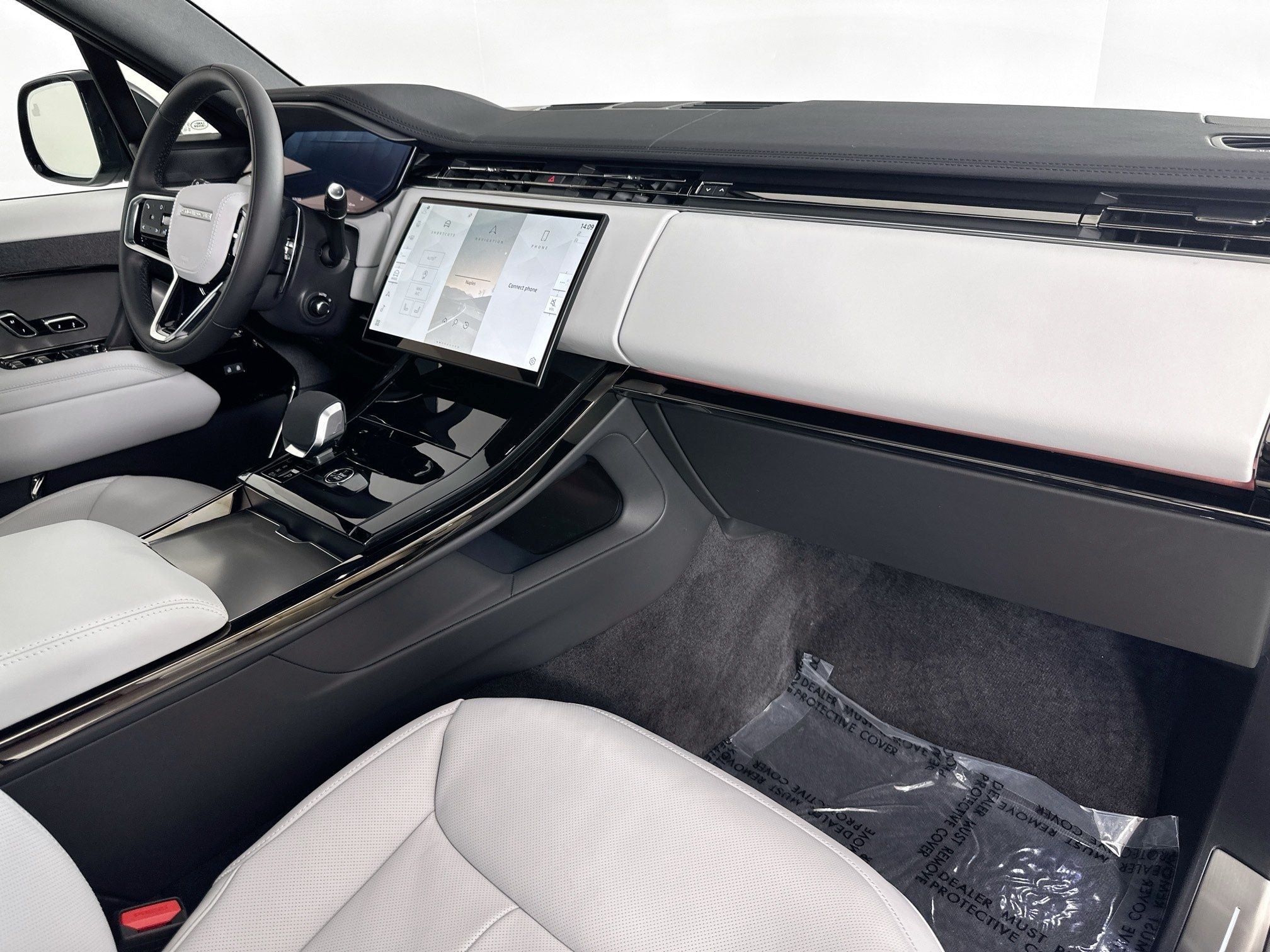 2026 Land Rover Range Rover Sport SE