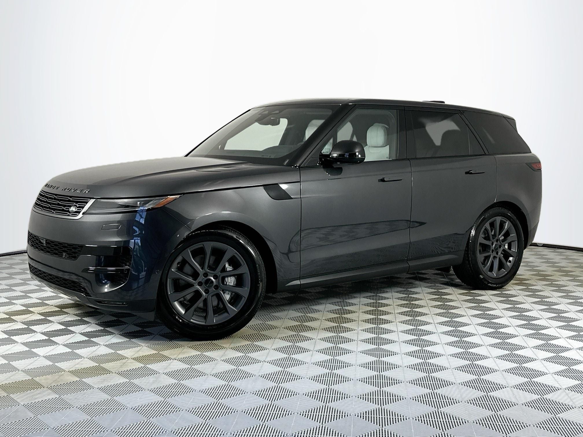 2026 Land Rover Range Rover Sport SE