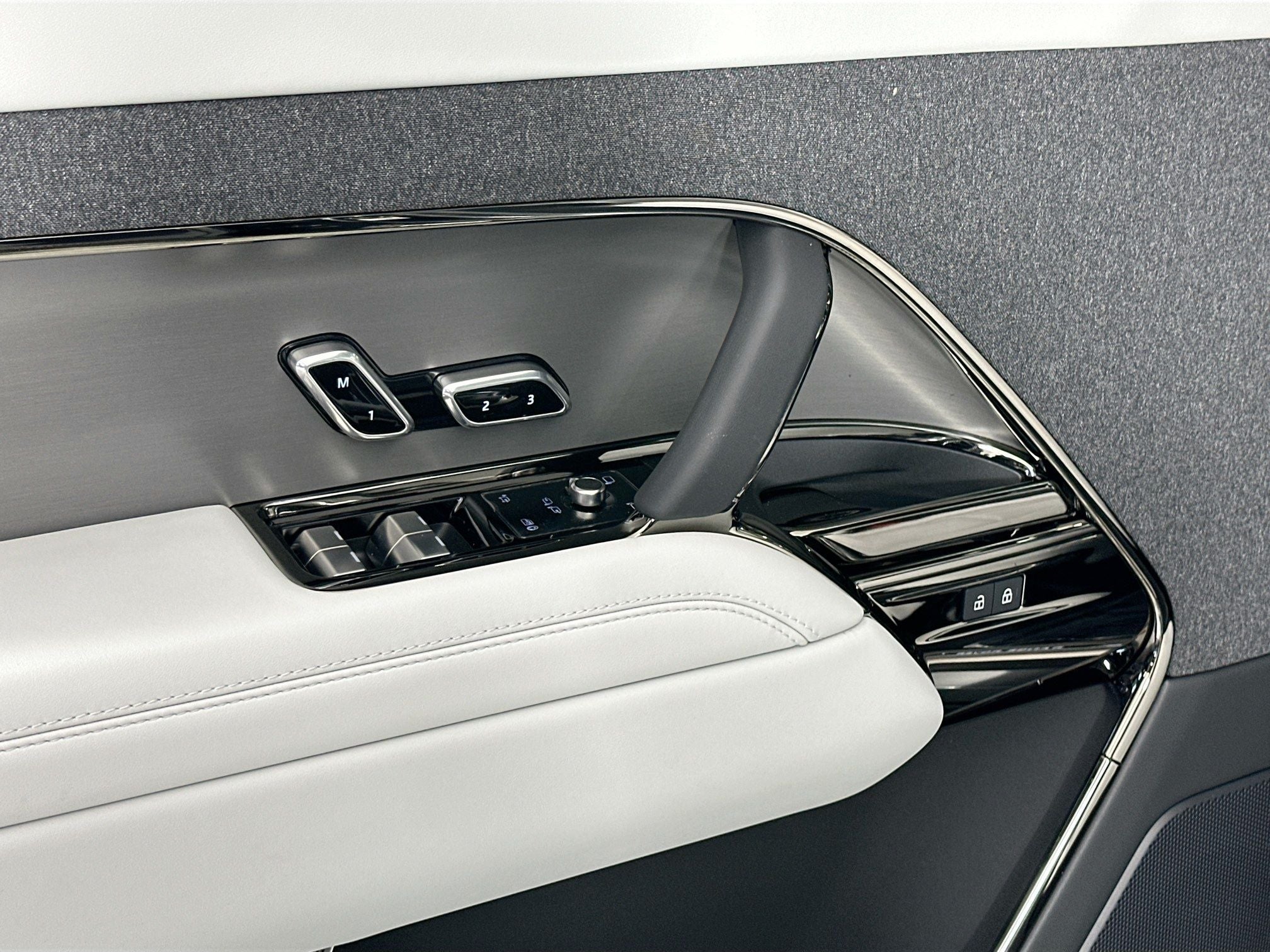 2026 Land Rover Range Rover Sport SE