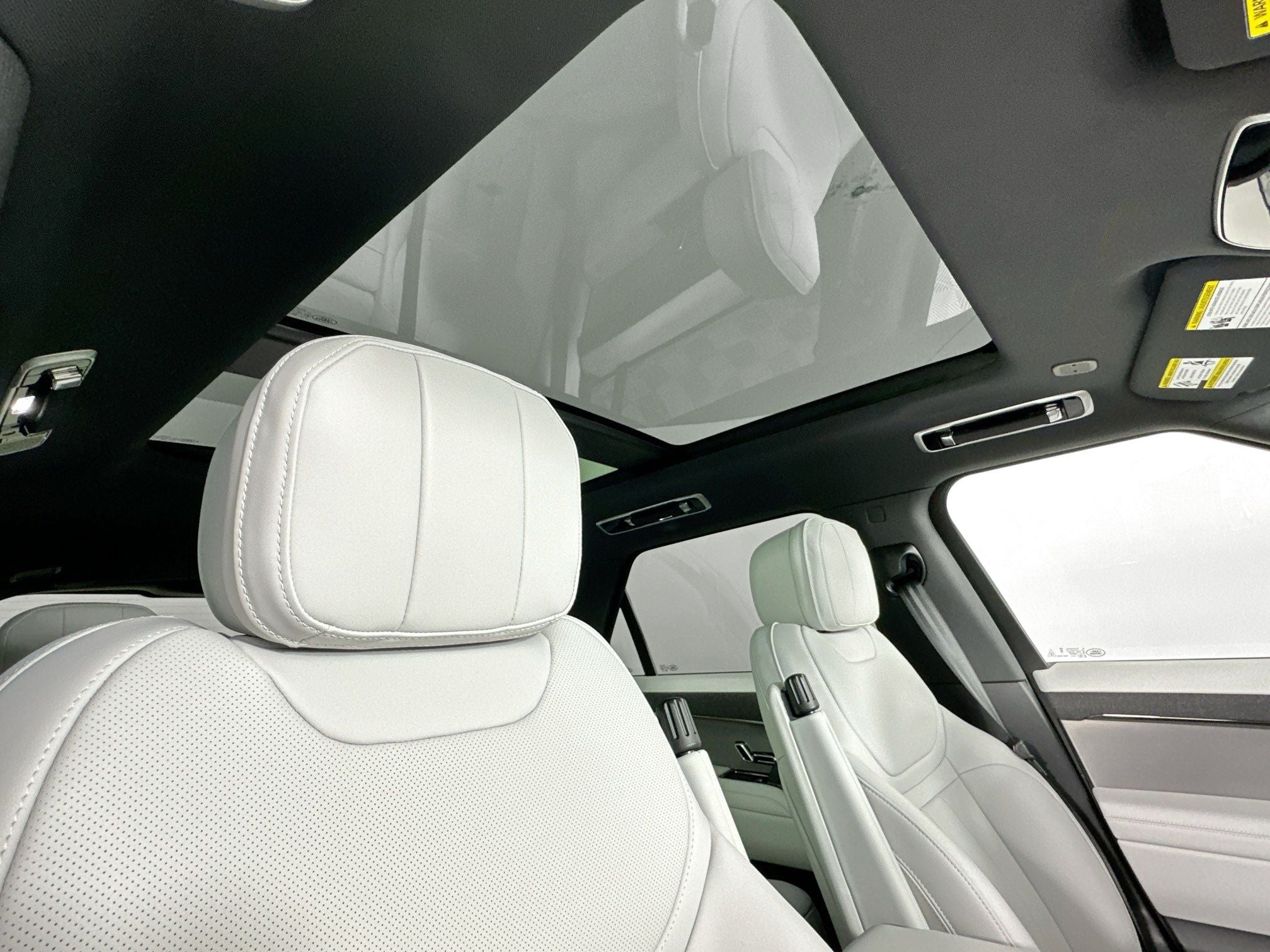 2026 Land Rover Range Rover Sport SE