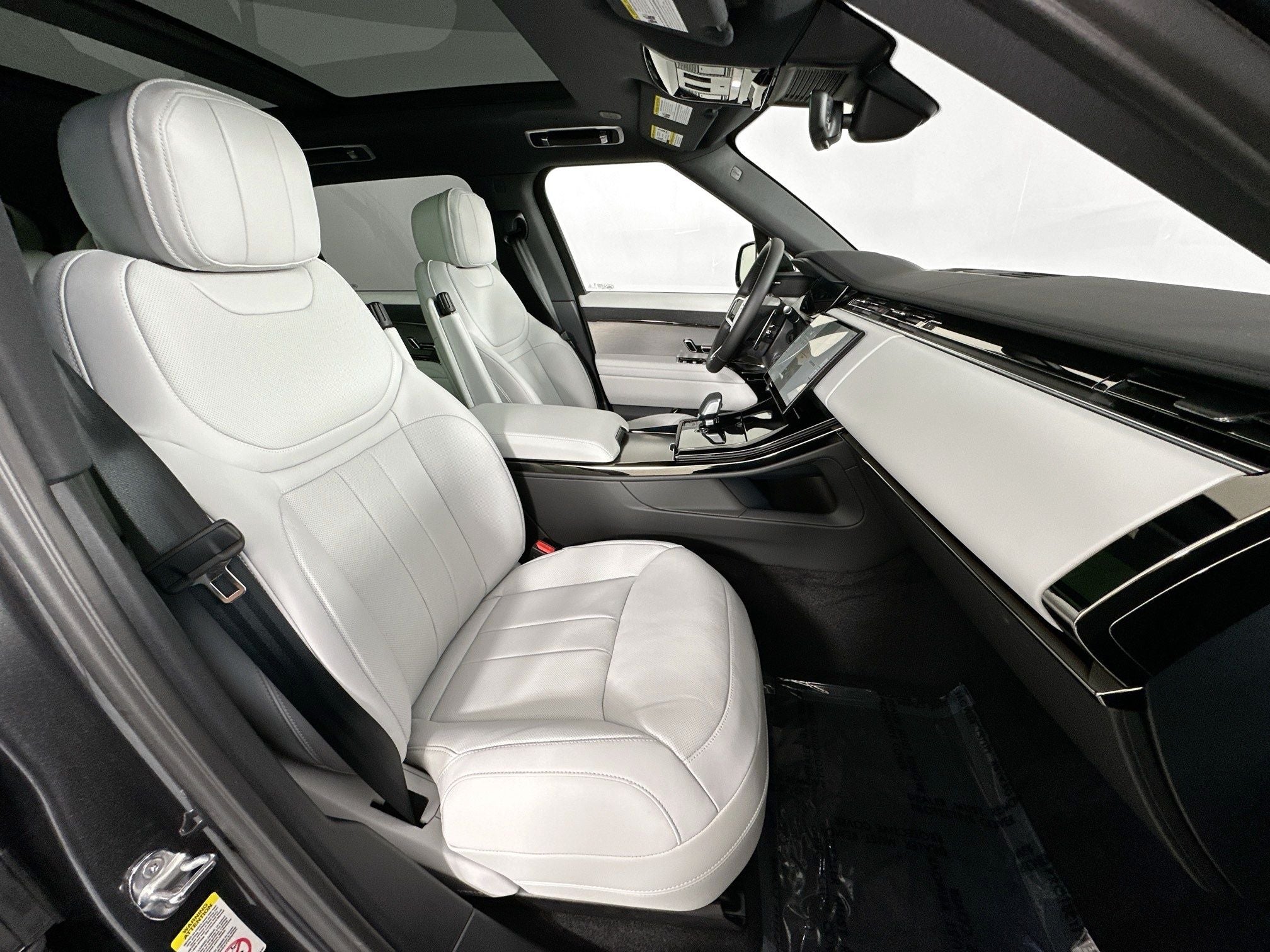 2026 Land Rover Range Rover Sport SE
