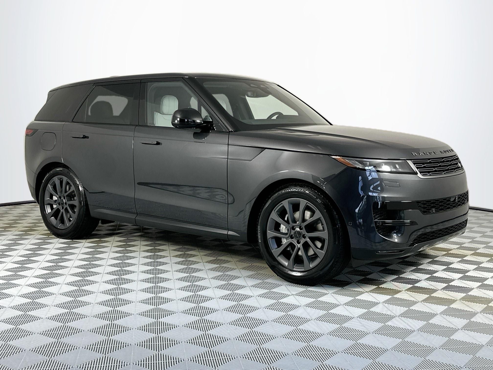 2026 Land Rover Range Rover Sport SE
