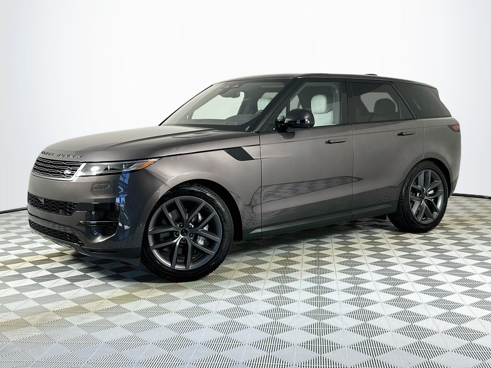 2027 Land Rover Range Rover Sport SE