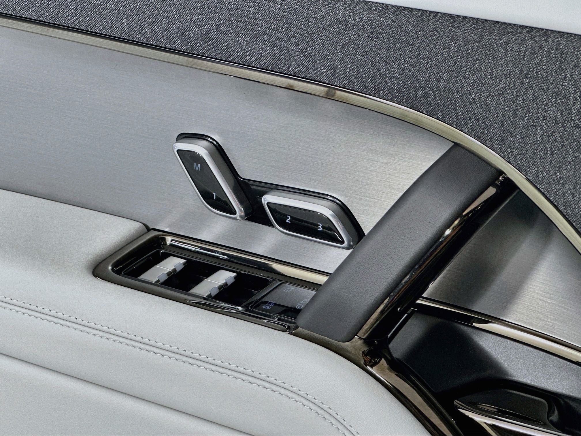 2027 Land Rover Range Rover Sport SE