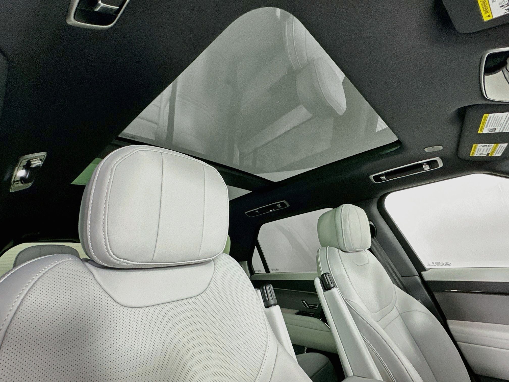 2027 Land Rover Range Rover Sport SE