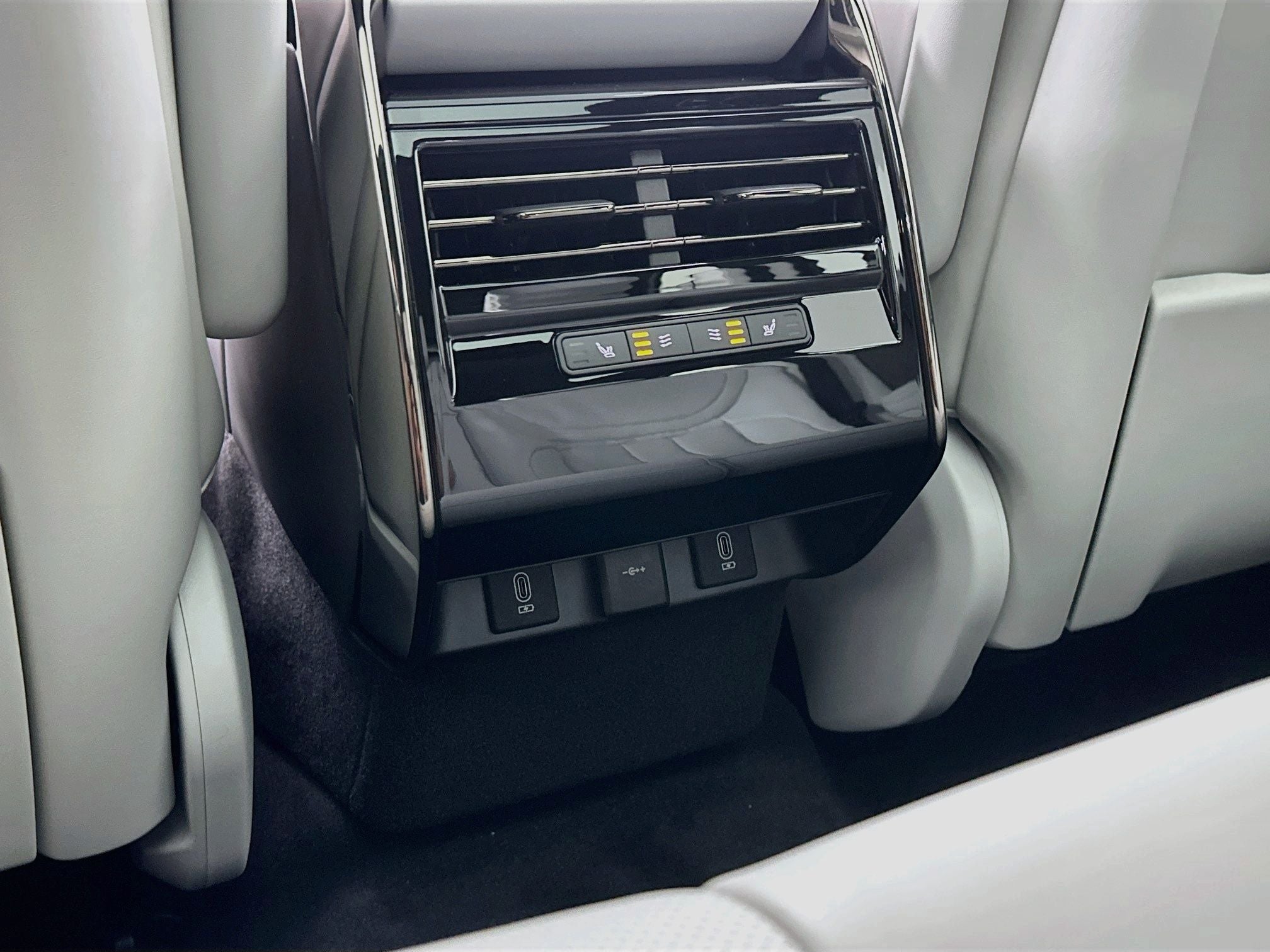 2027 Land Rover Range Rover Sport SE