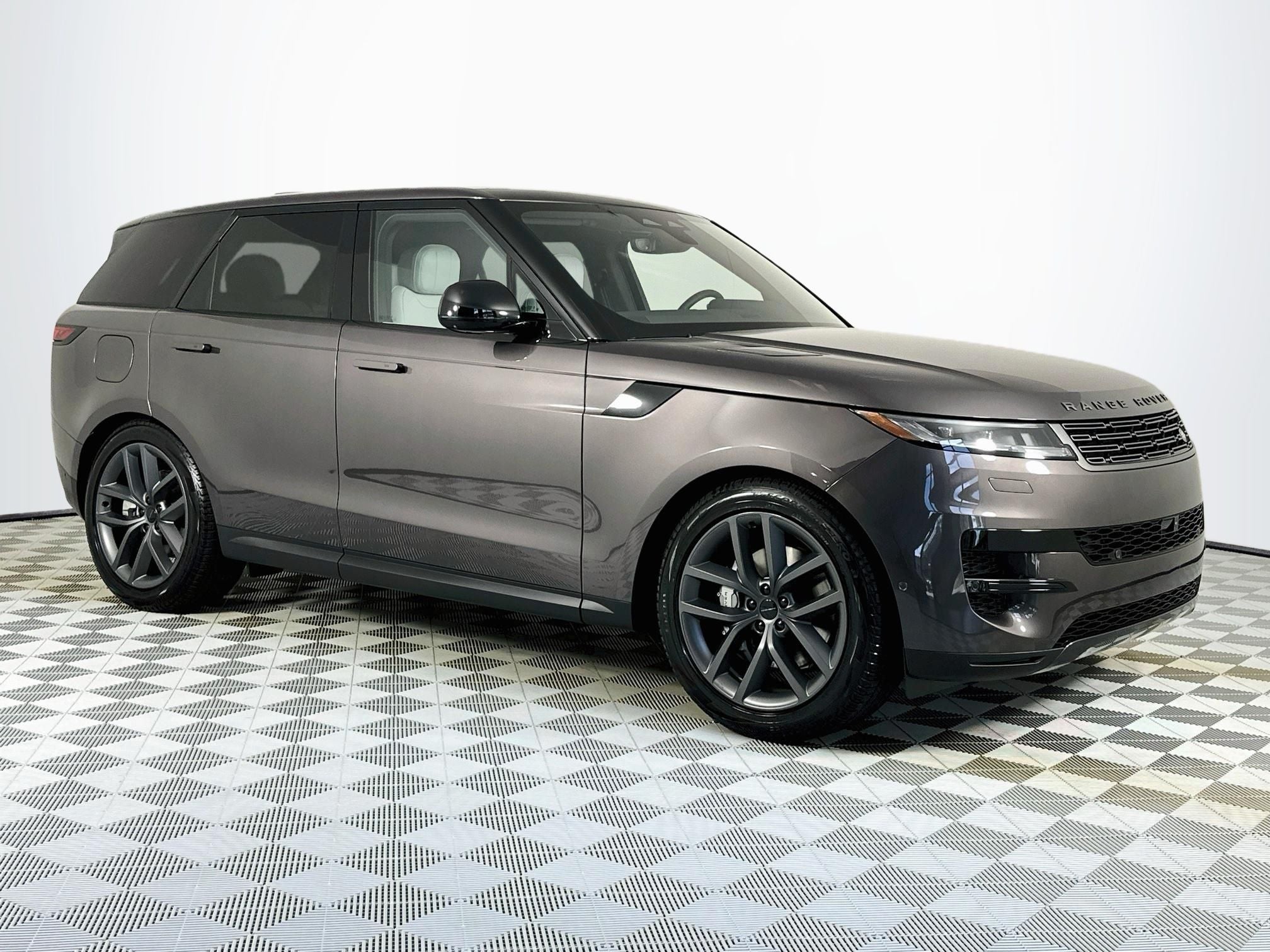 2027 Land Rover Range Rover Sport SE