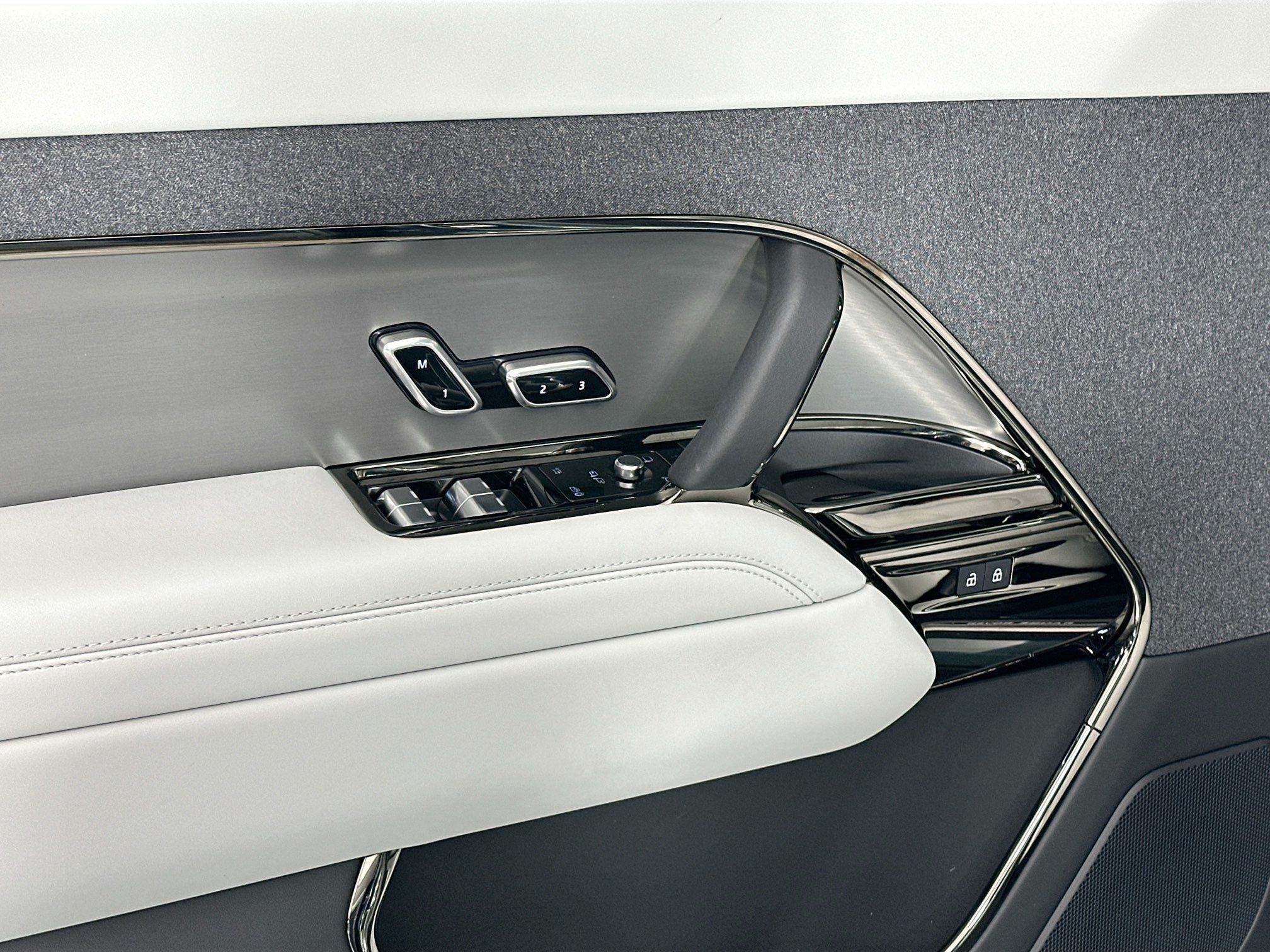 2026 Land Rover Range Rover Sport SE