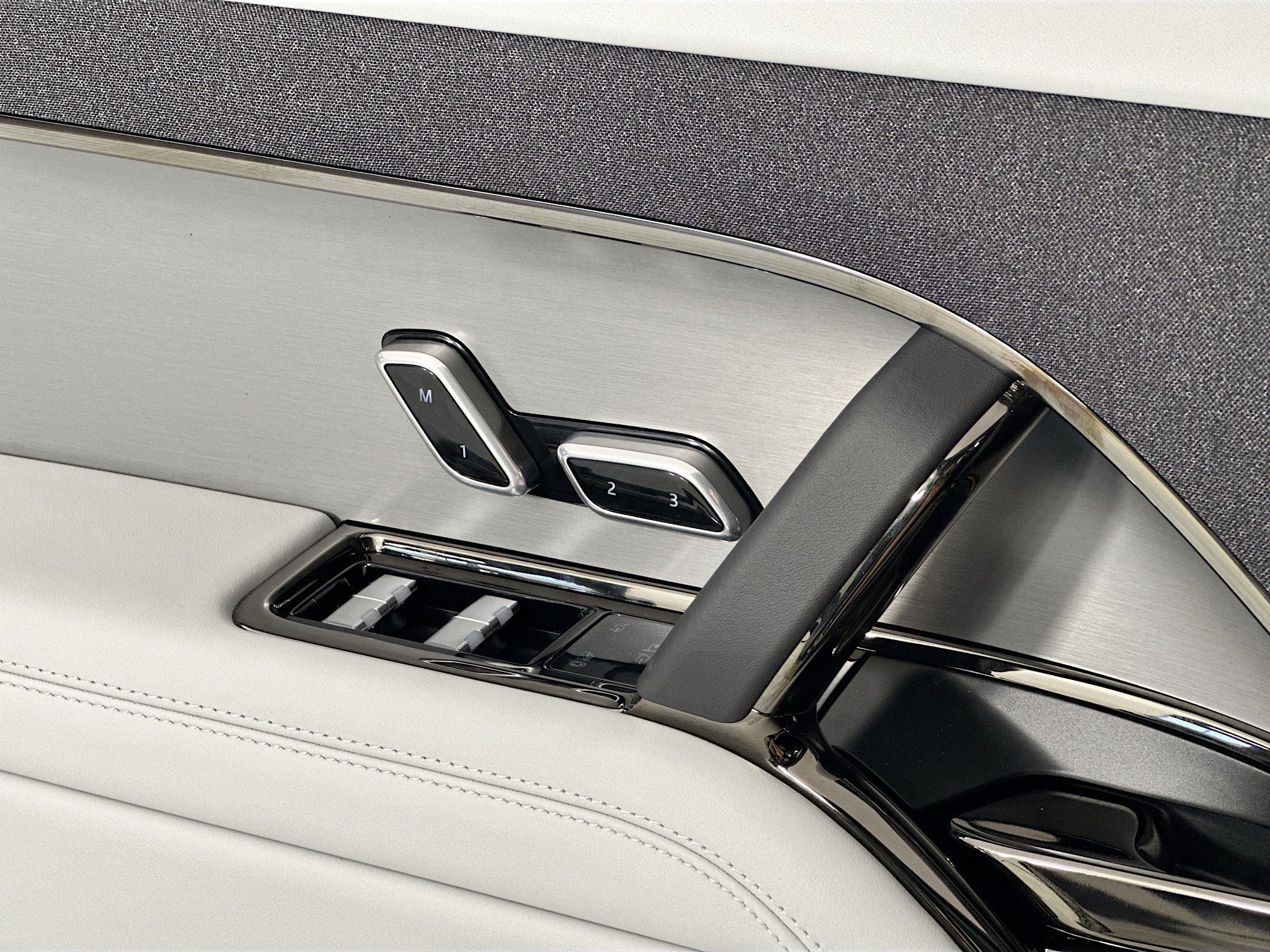 2026 Land Rover Range Rover Sport SE