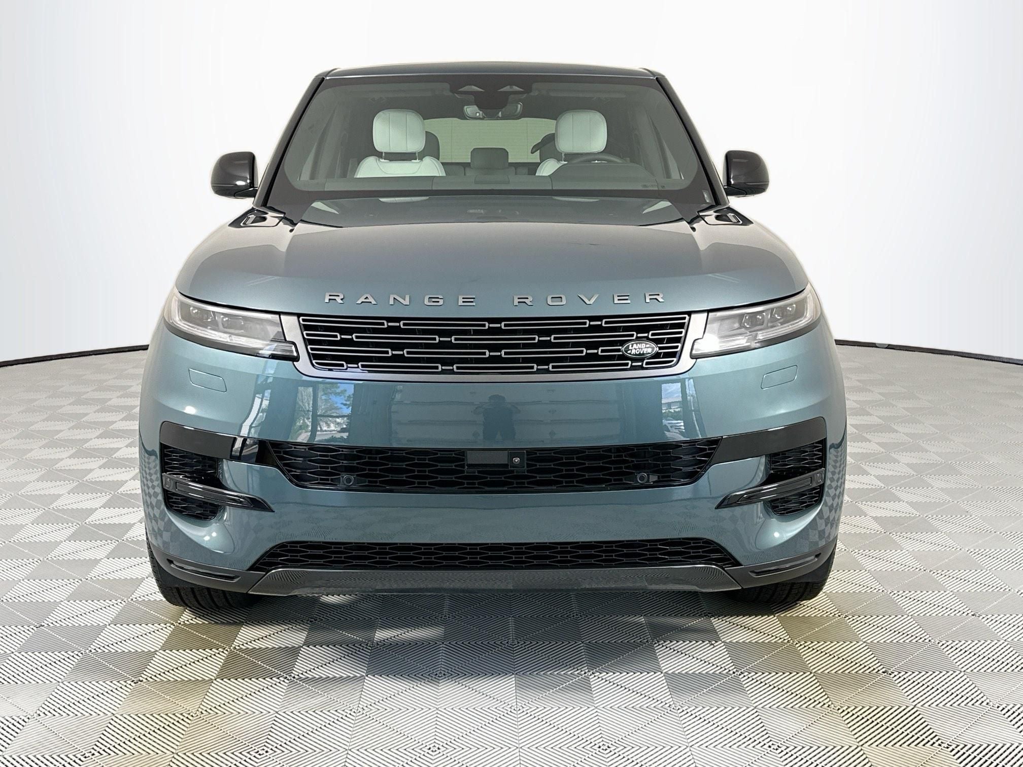2026 Land Rover Range Rover Sport SE