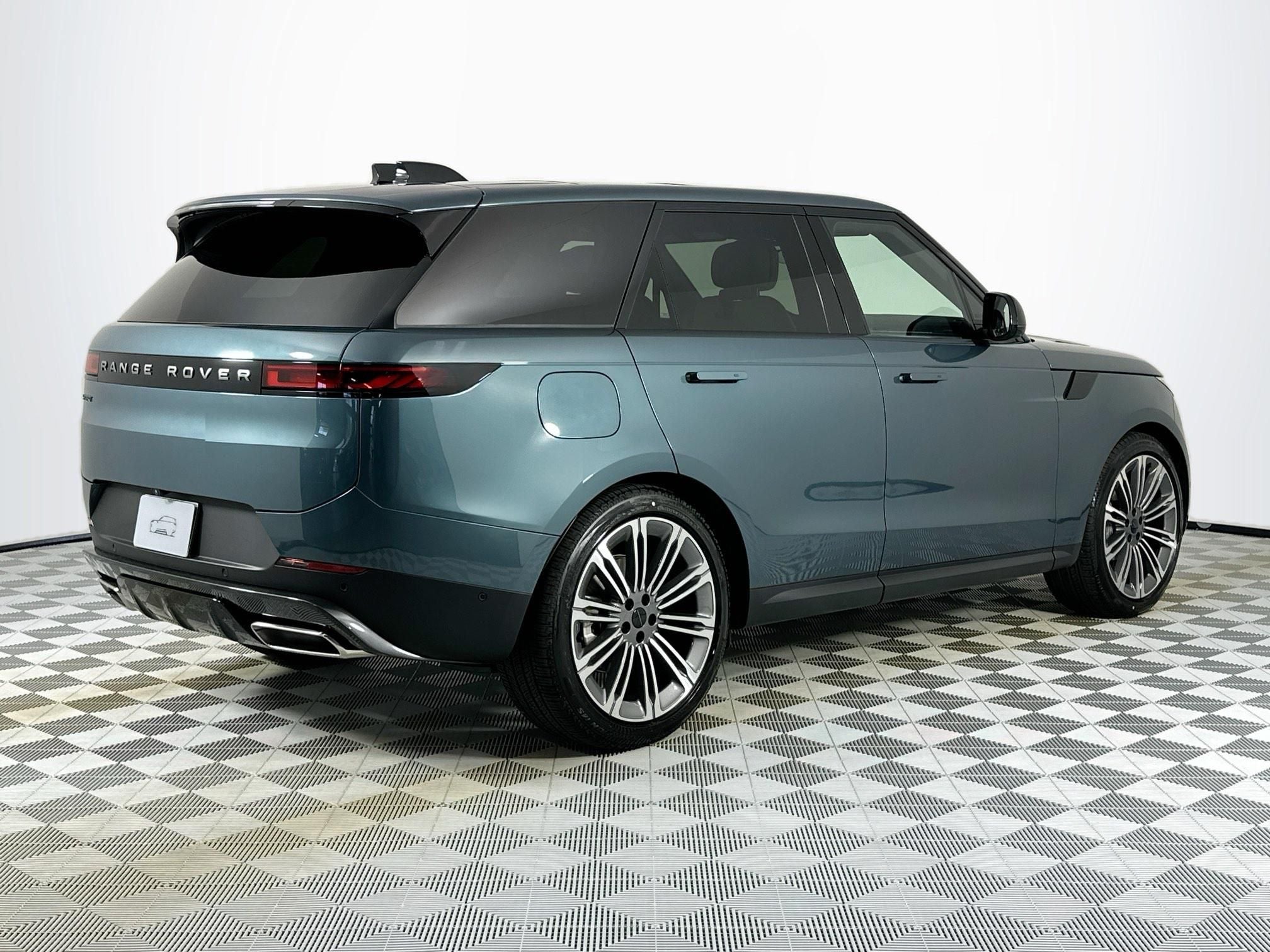 2026 Land Rover Range Rover Sport SE
