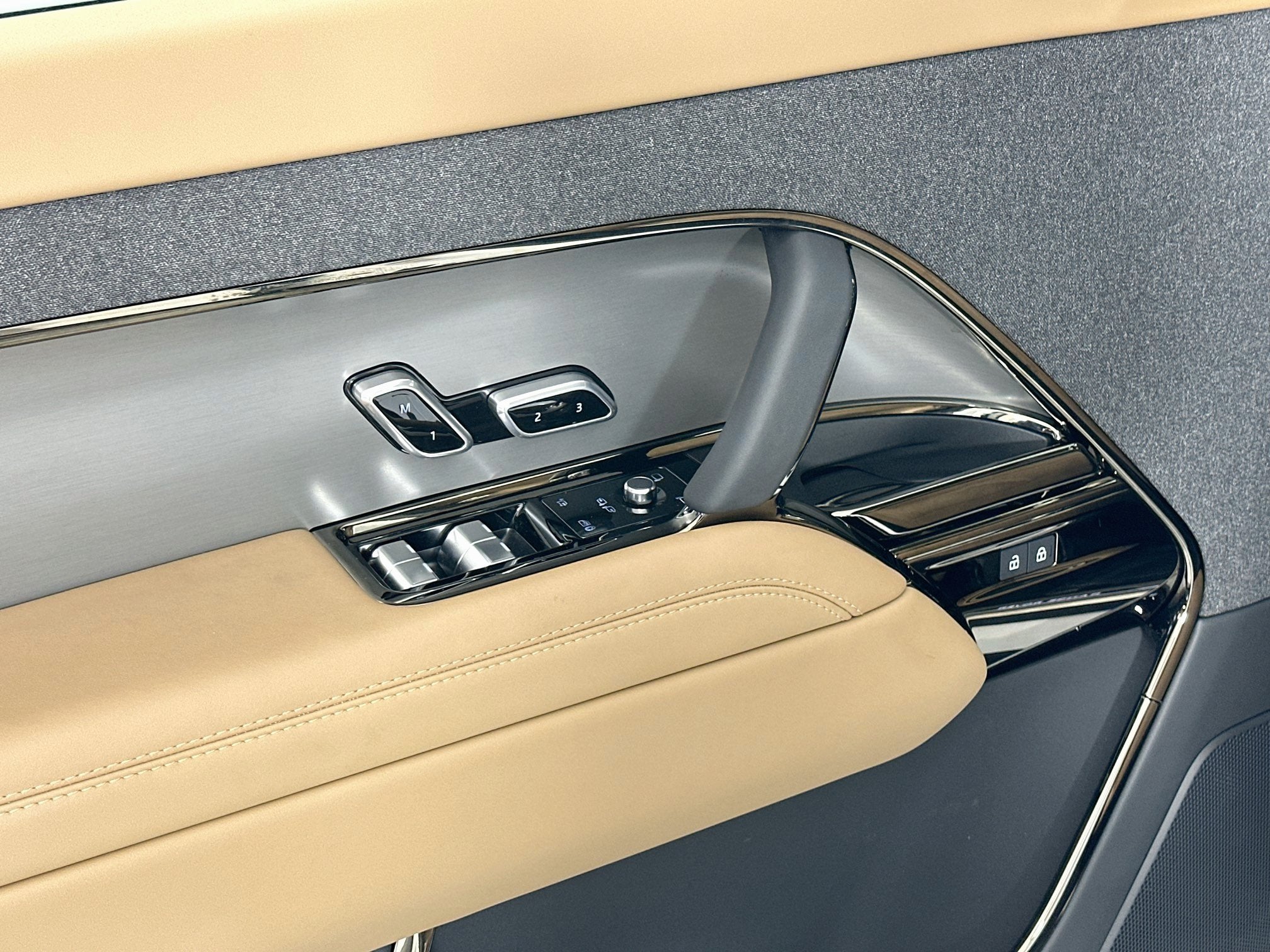 2026 Land Rover Range Rover Sport SE