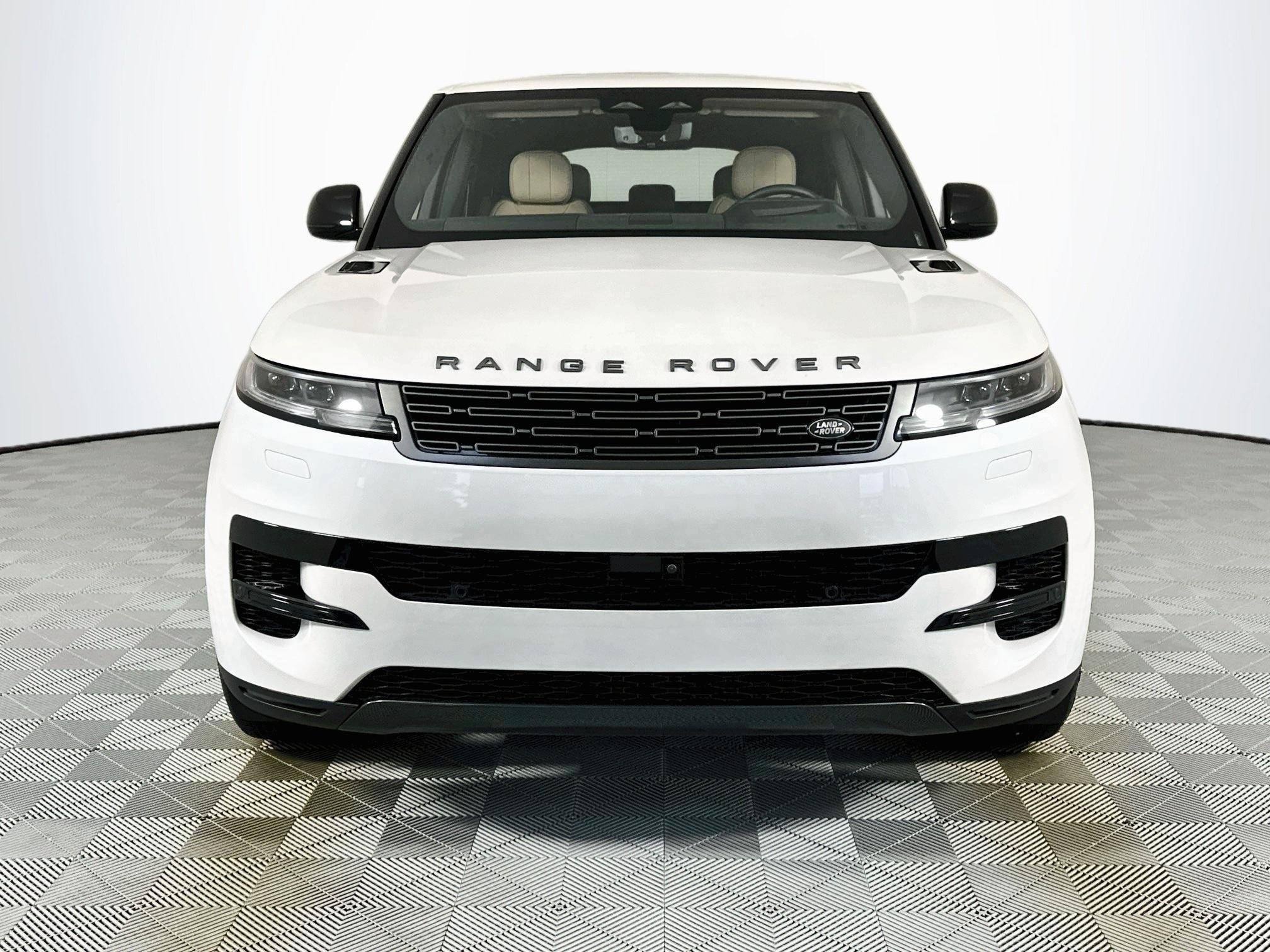 2026 Land Rover Range Rover Sport SE