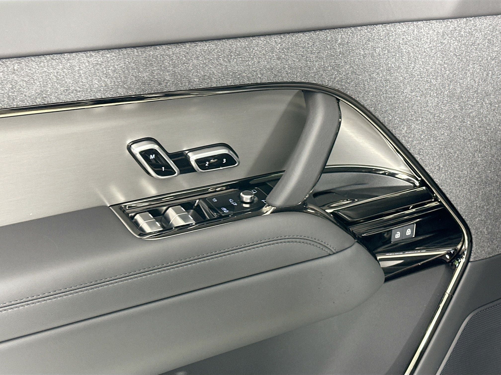 2026 Land Rover Range Rover Sport SE