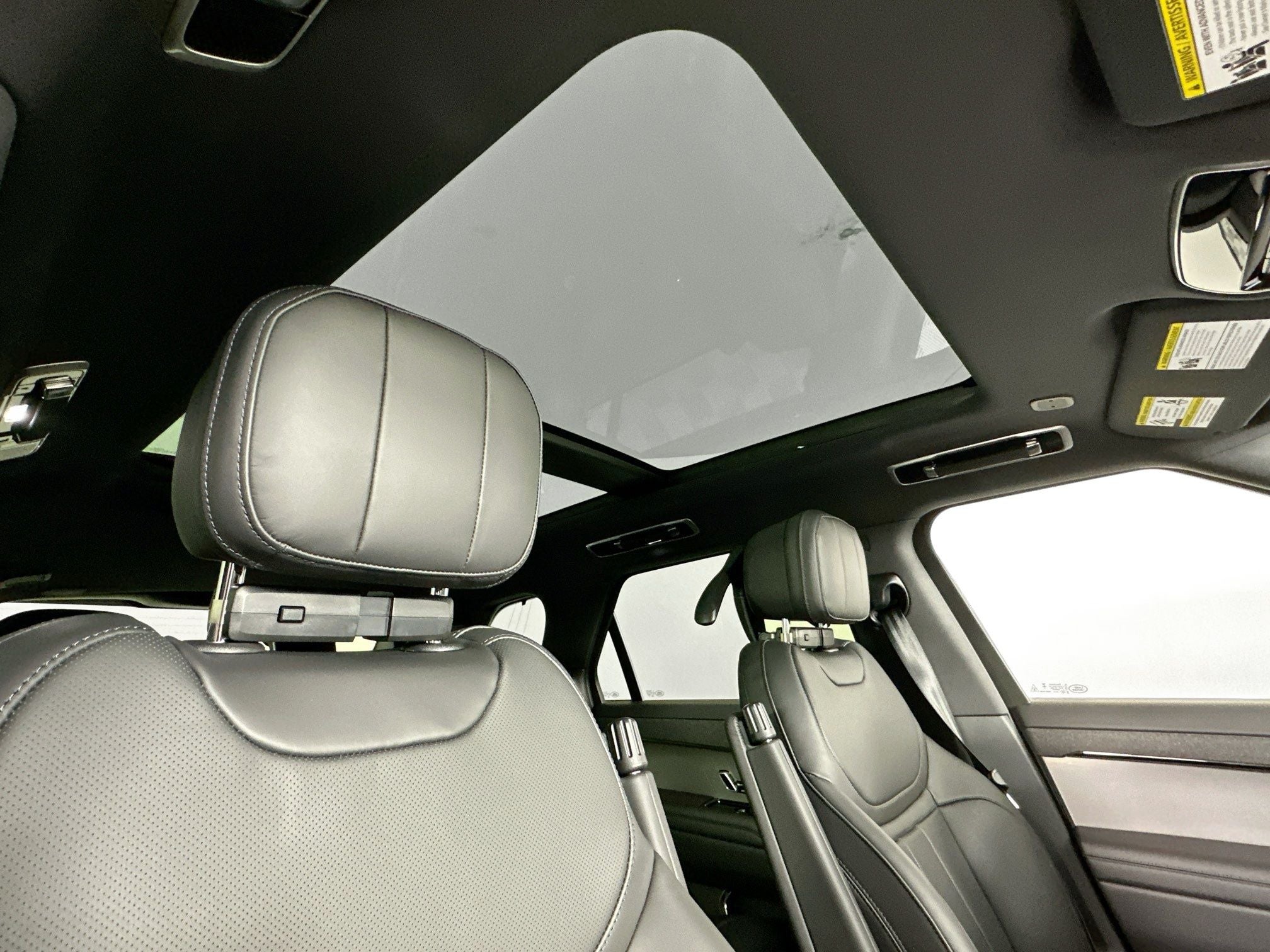 2026 Land Rover Range Rover Sport SE