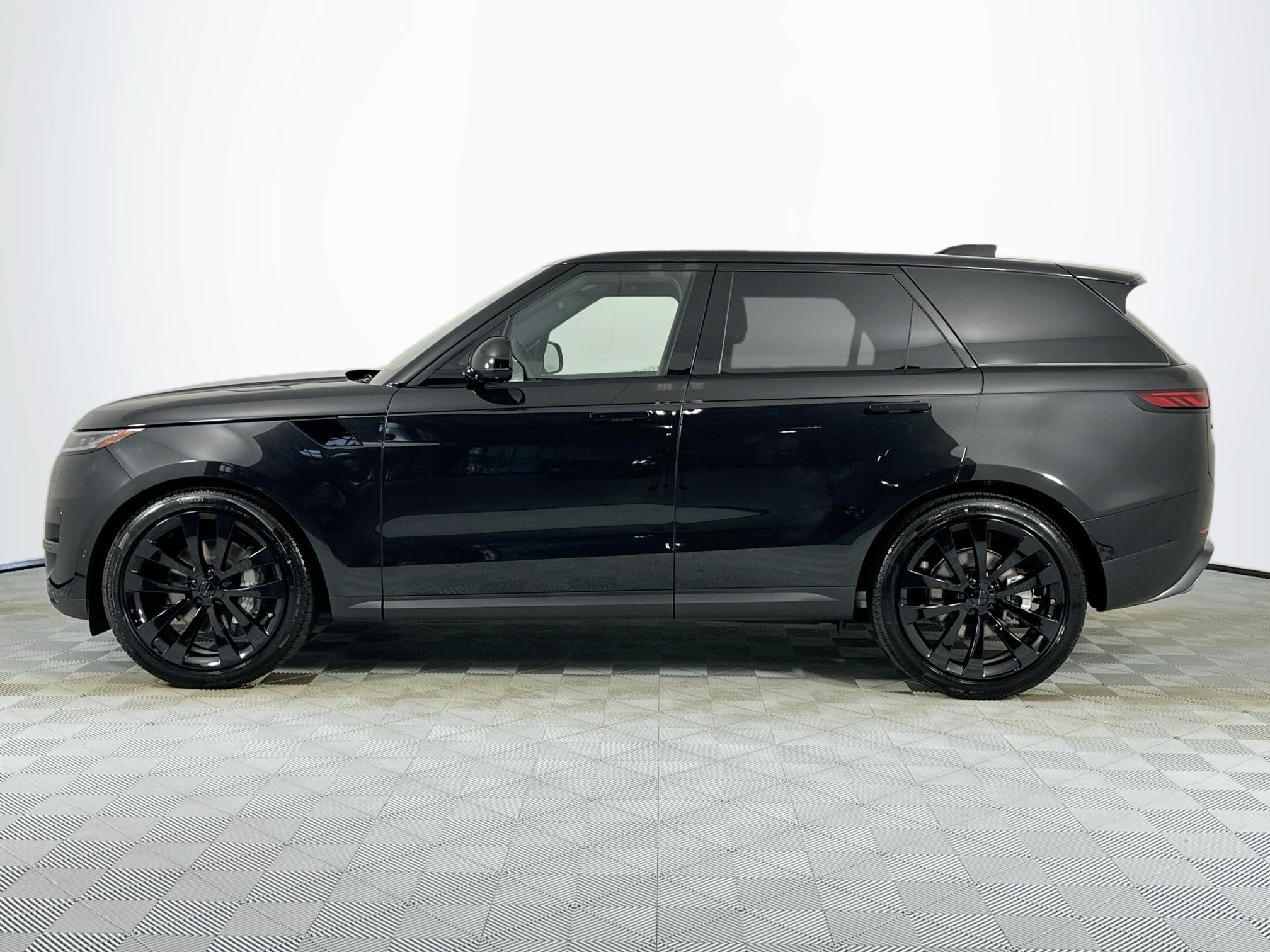 2026 Land Rover Range Rover Sport SE
