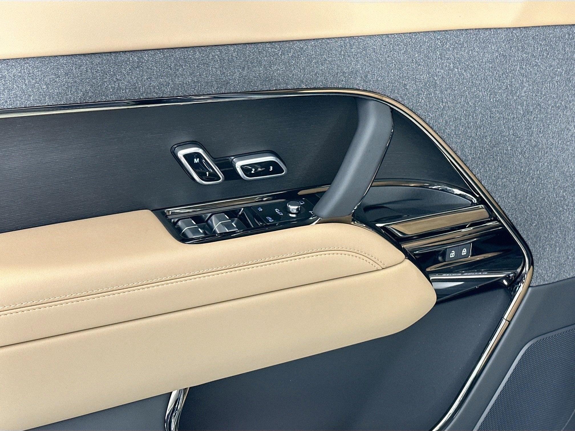 2026 Land Rover Range Rover Sport SE