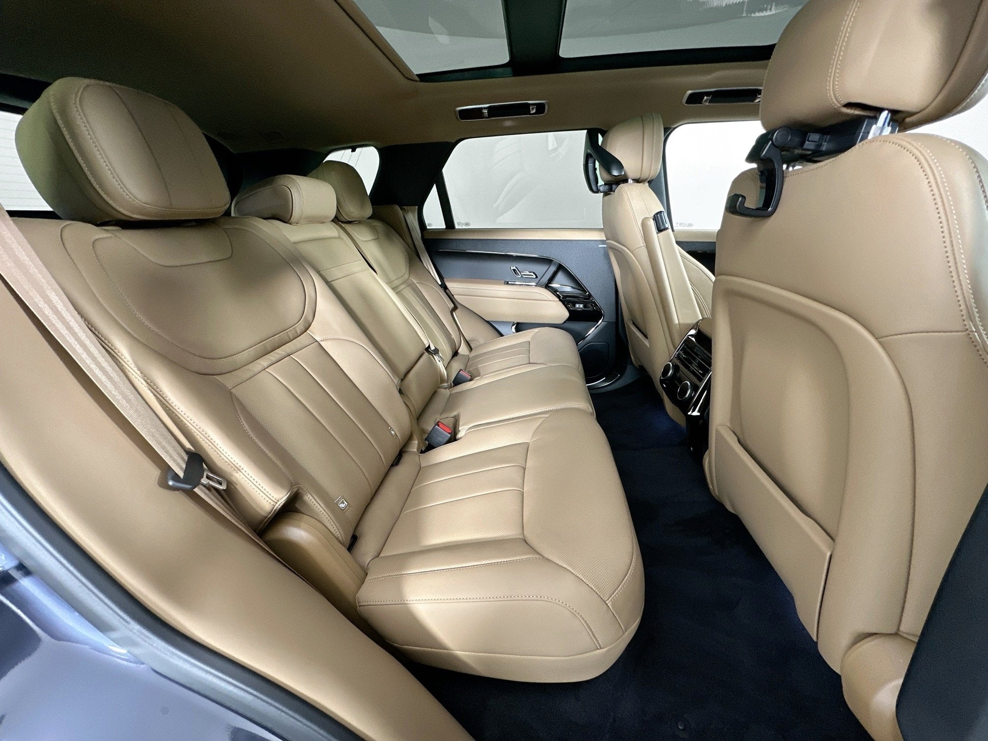 2026 Land Rover Range Rover Sport SE