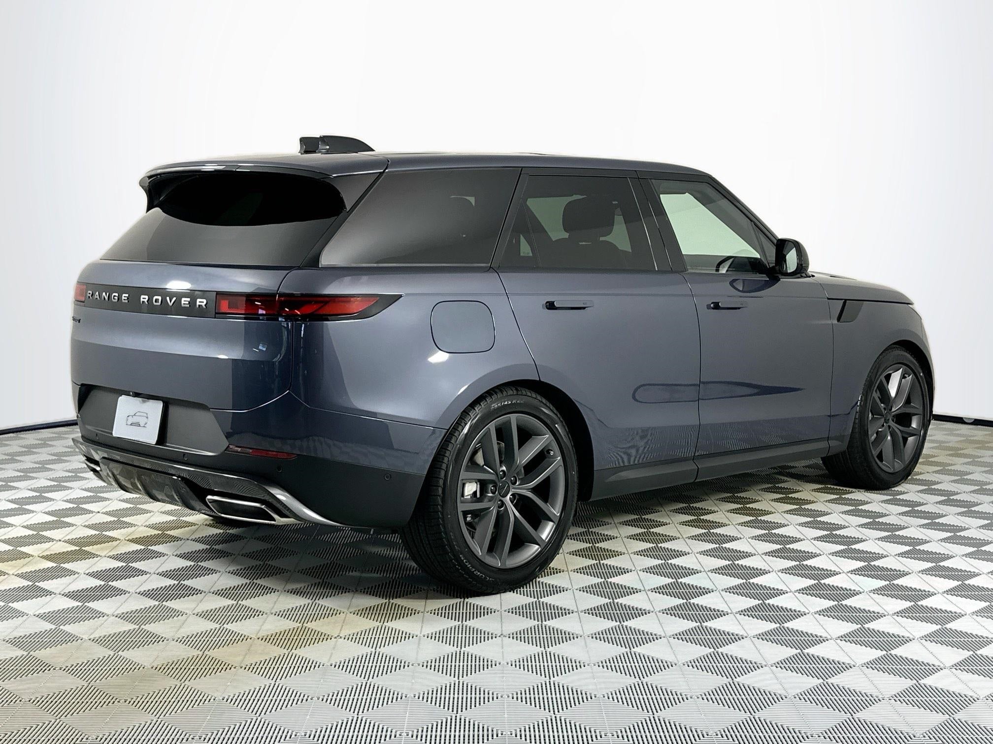 2026 Land Rover Range Rover Sport SE