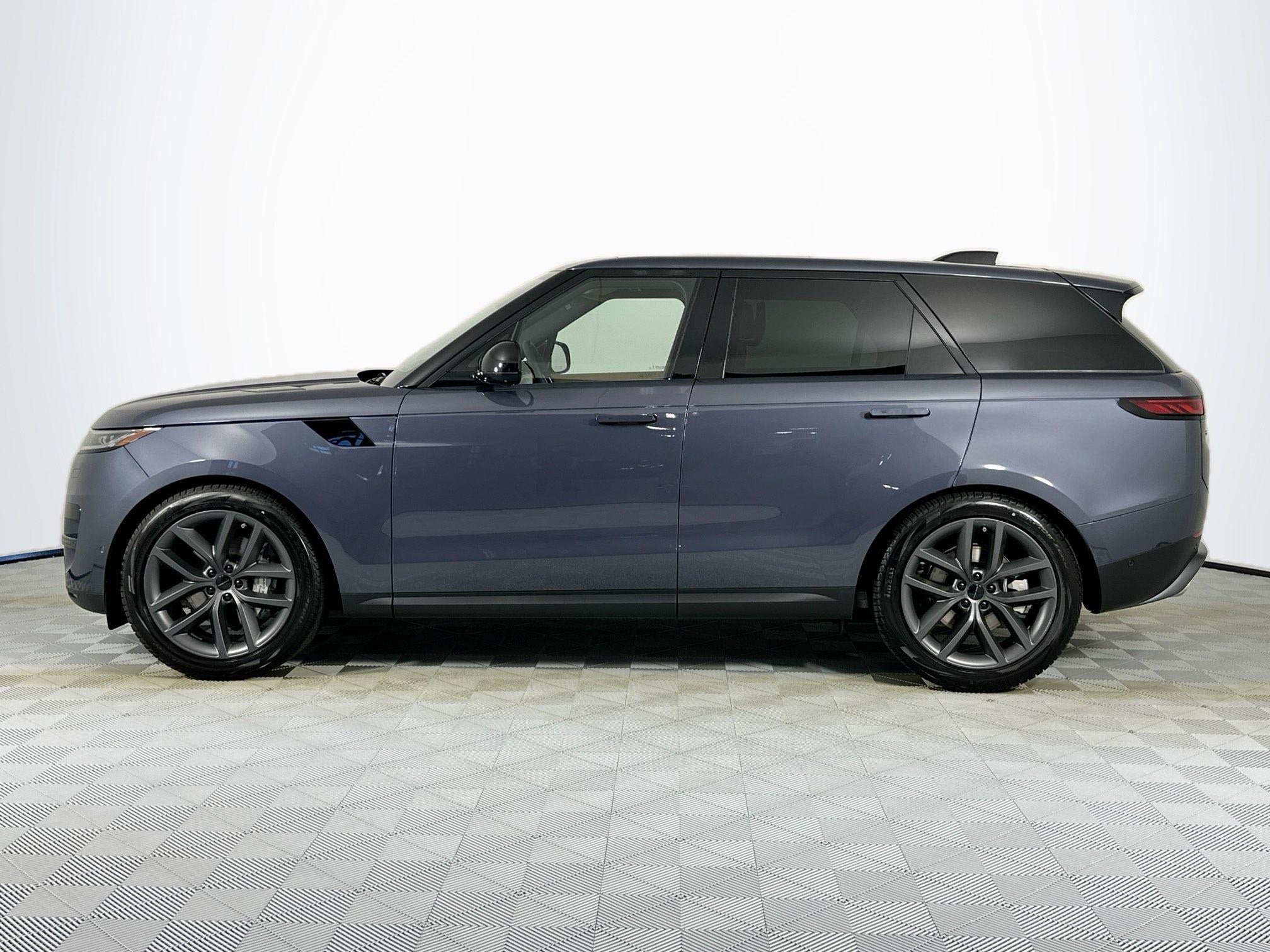 2026 Land Rover Range Rover Sport SE