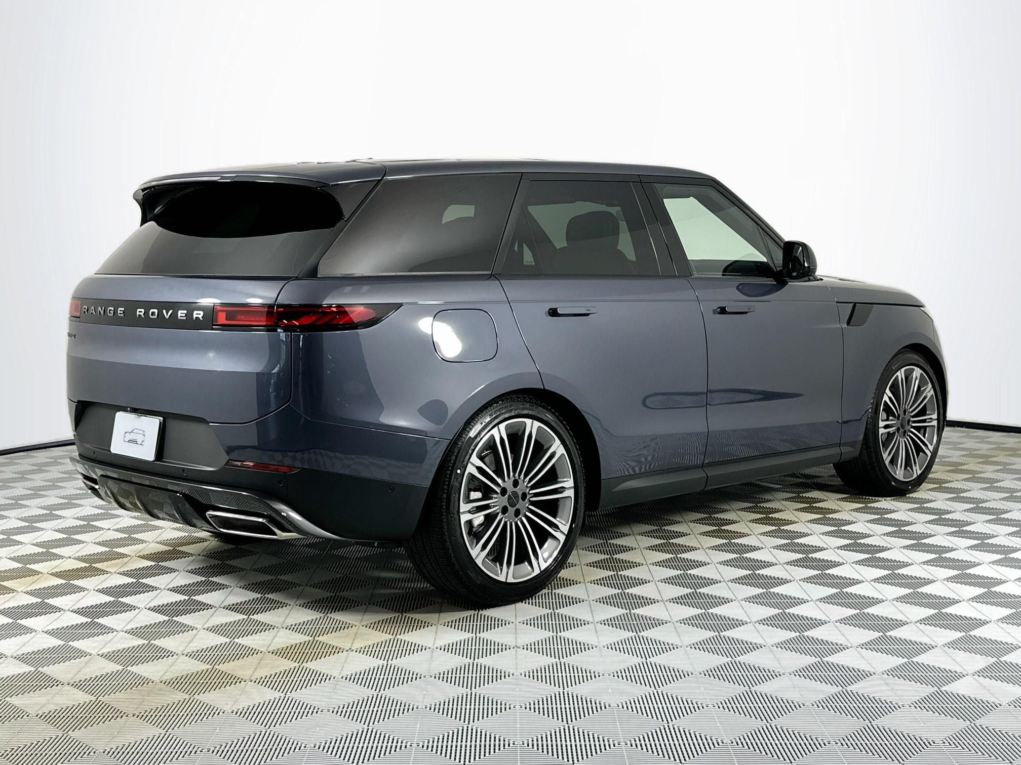 2026 Land Rover Range Rover Sport SE
