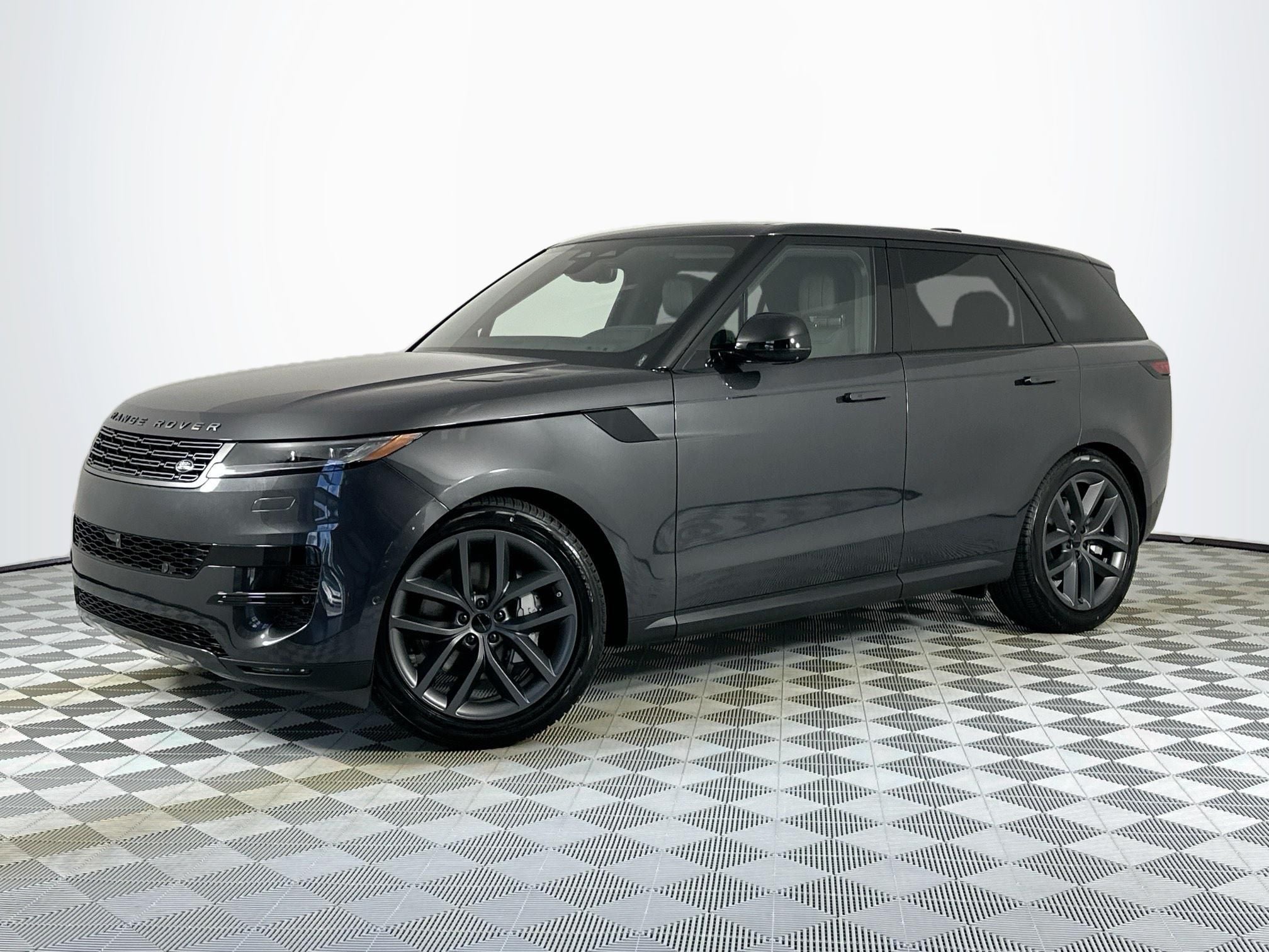 2026 Land Rover Range Rover Sport SE