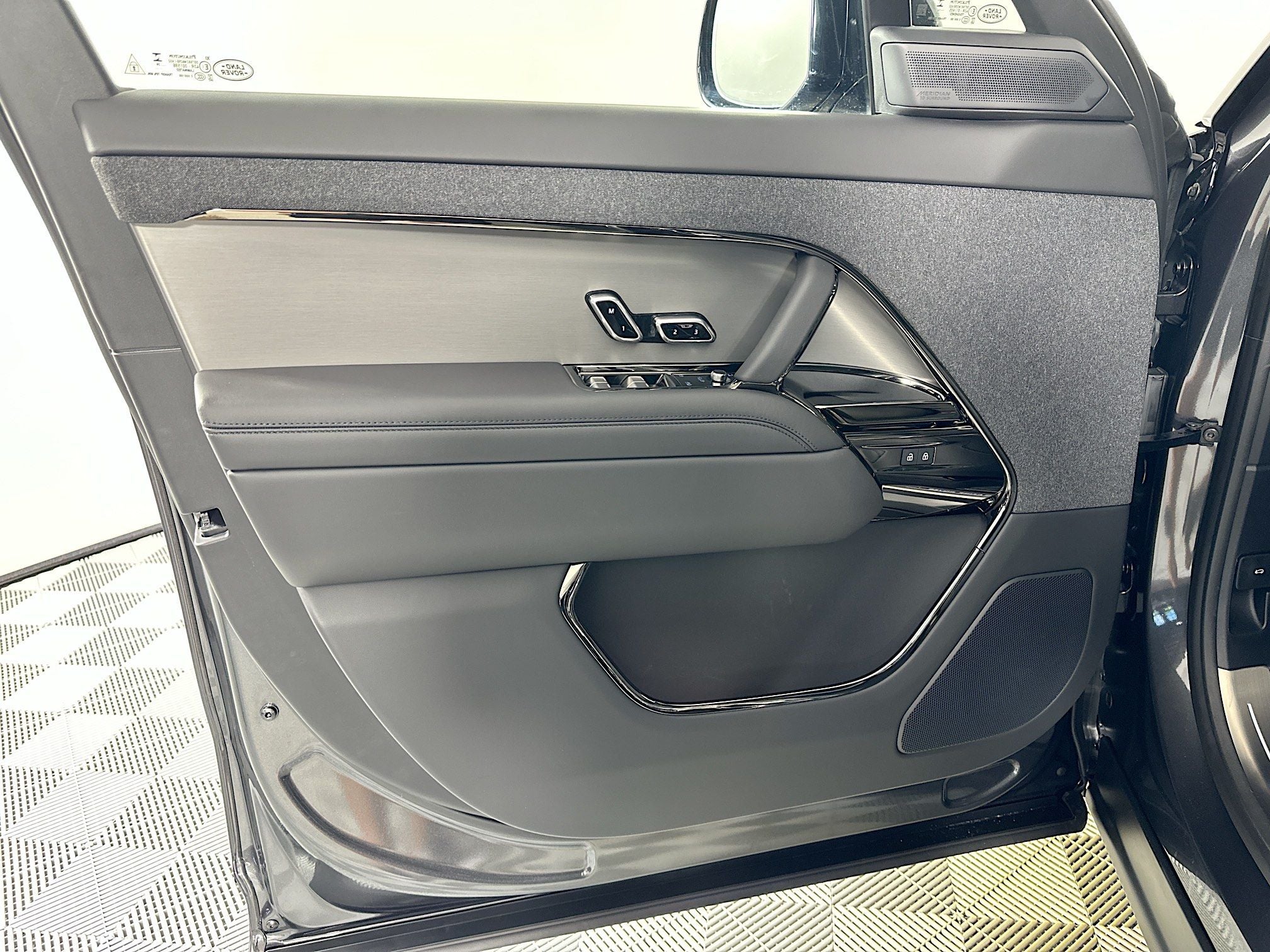 2026 Land Rover Range Rover Sport SE