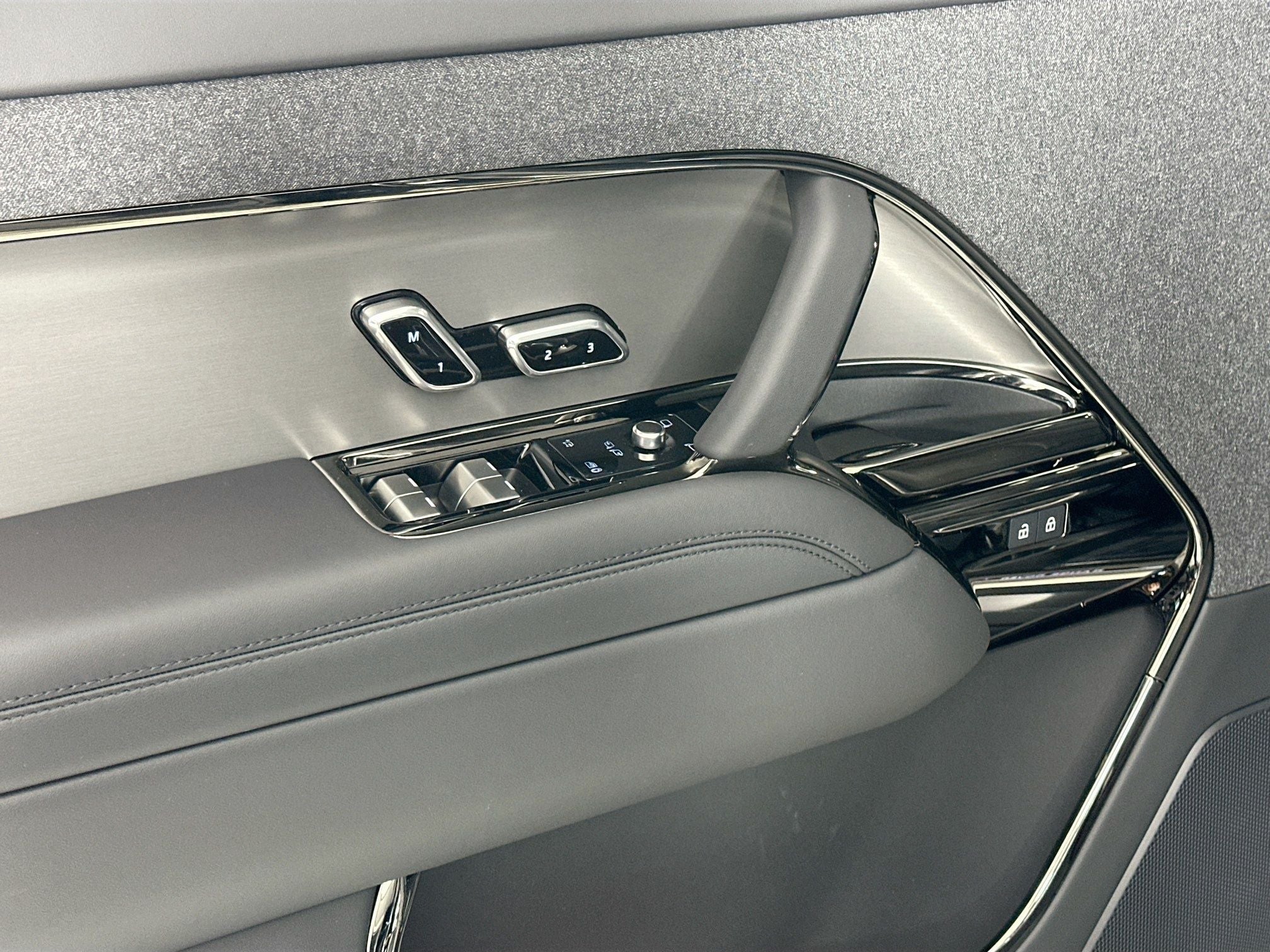 2026 Land Rover Range Rover Sport SE