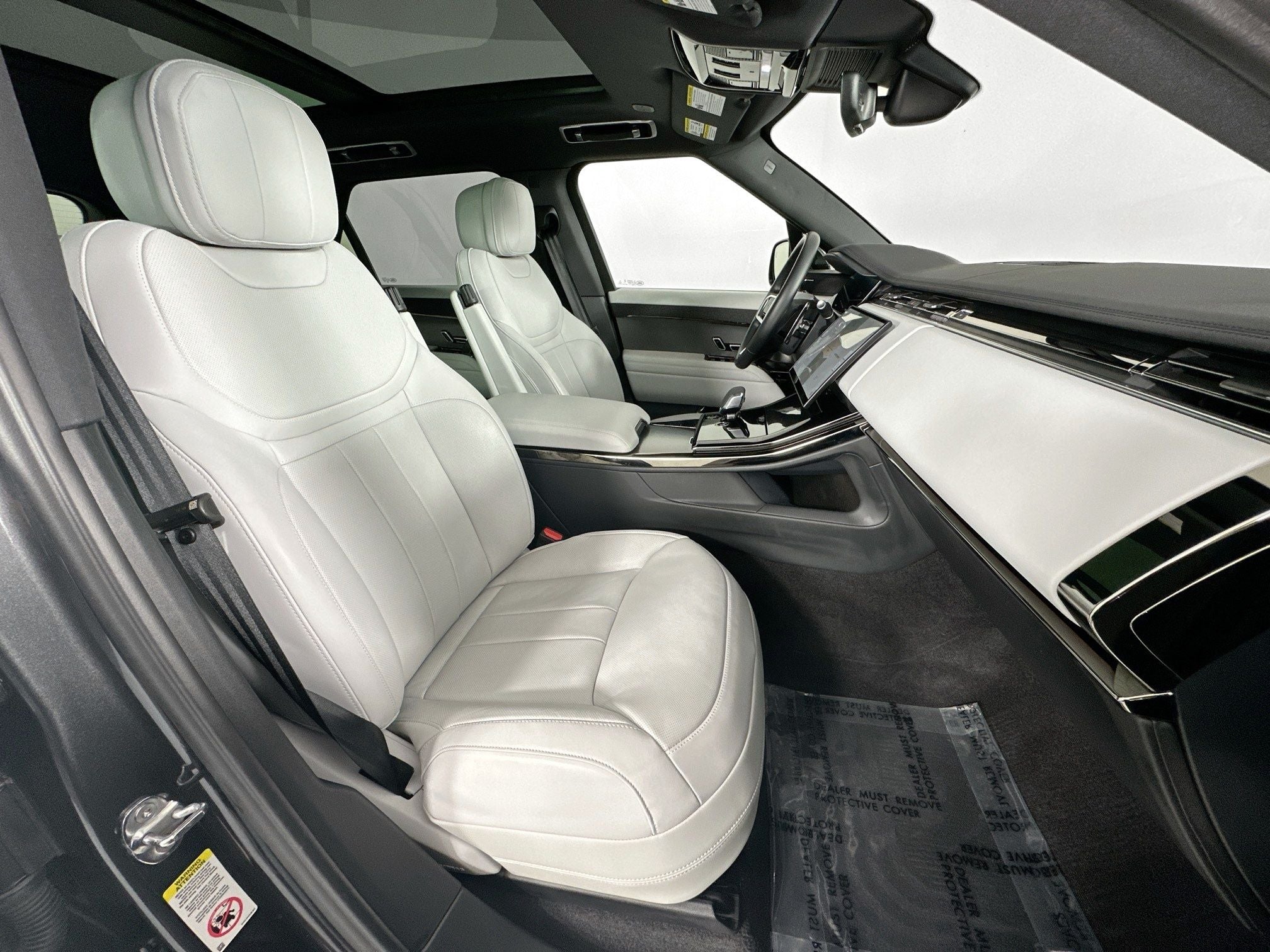 2025 Land Rover Range Rover Sport SE