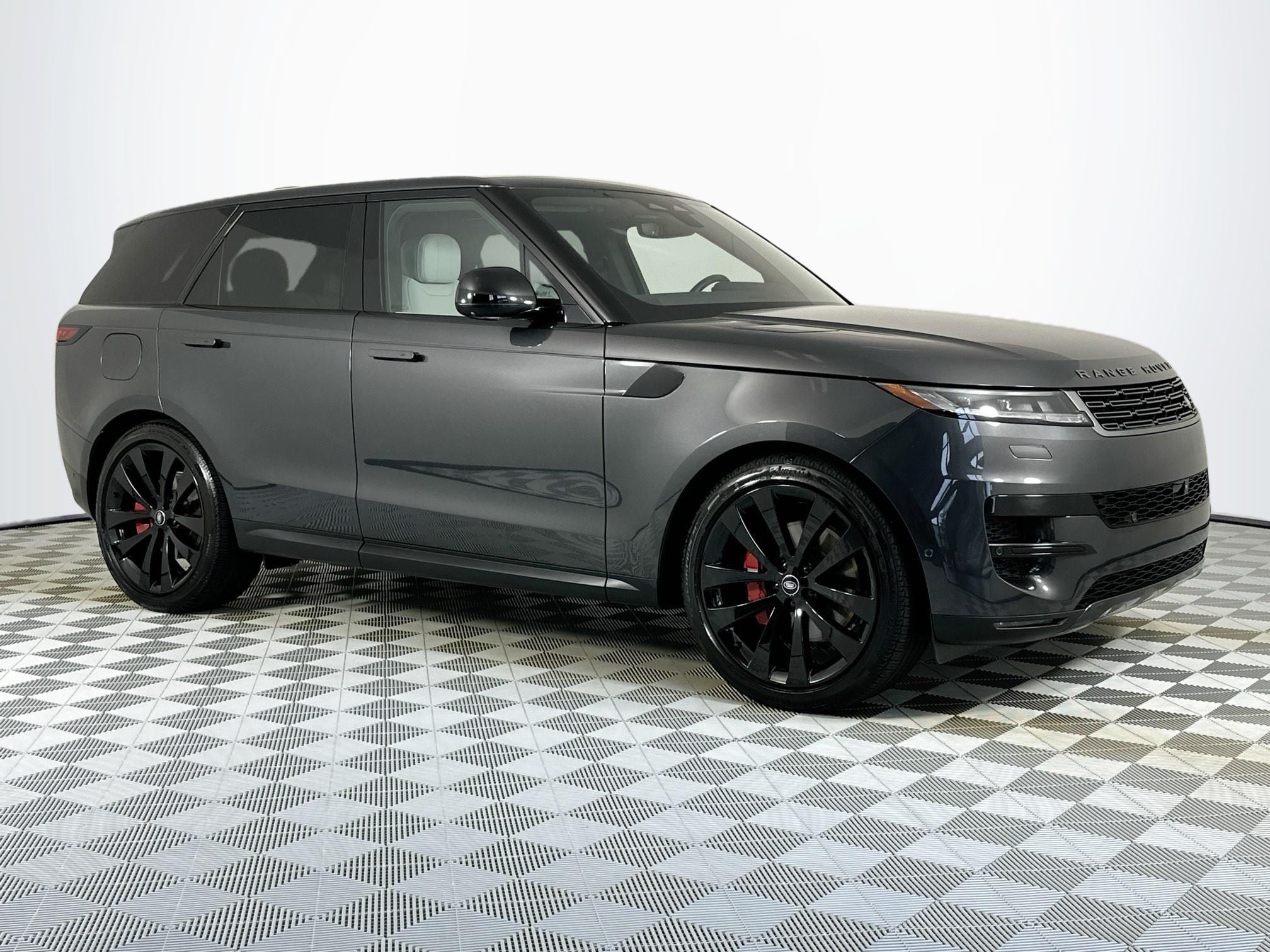 2025 Land Rover Range Rover Sport SE