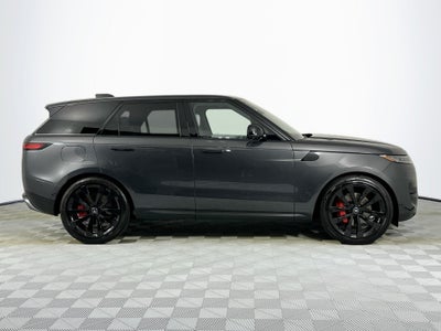 2025 Land Rover Range Rover Sport SE