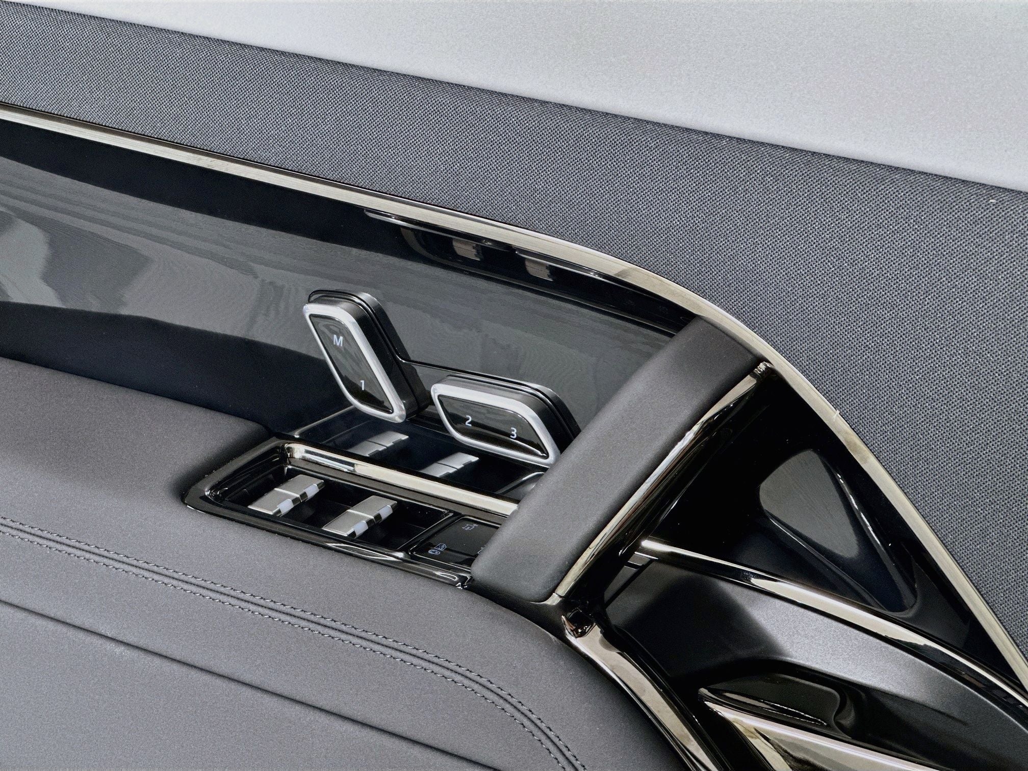 2026 Land Rover Range Rover Sport SV
