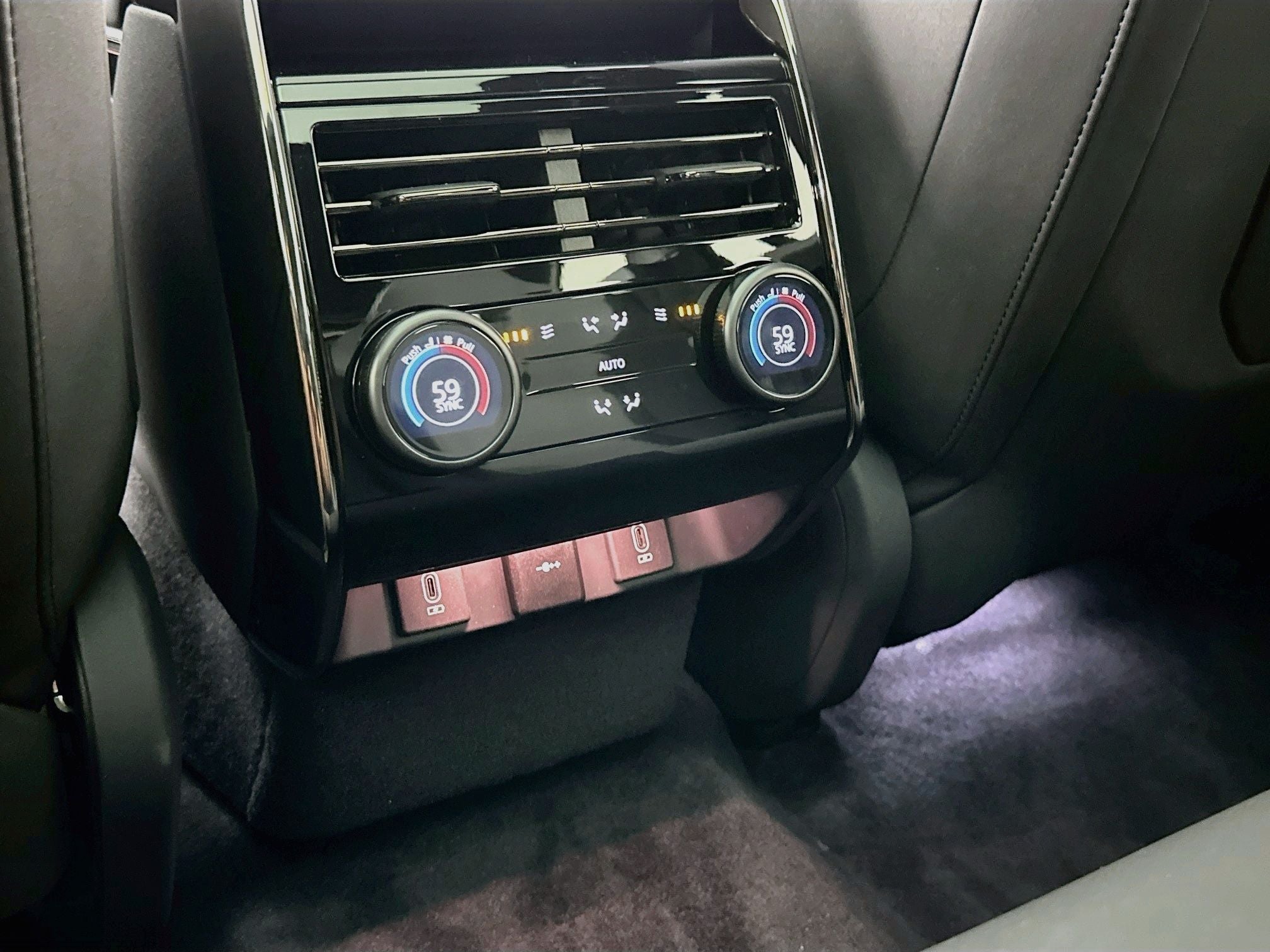 2026 Land Rover Range Rover Sport SV