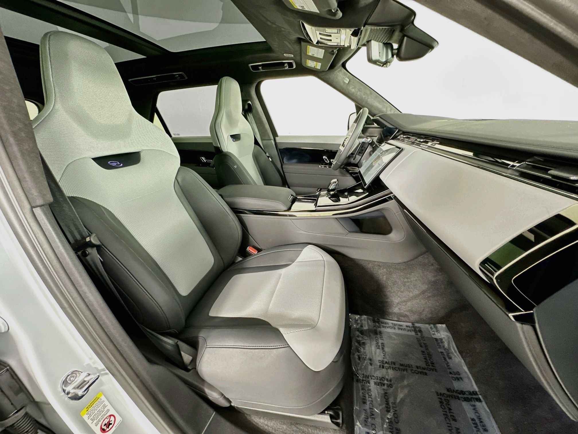 2026 Land Rover Range Rover Sport SV