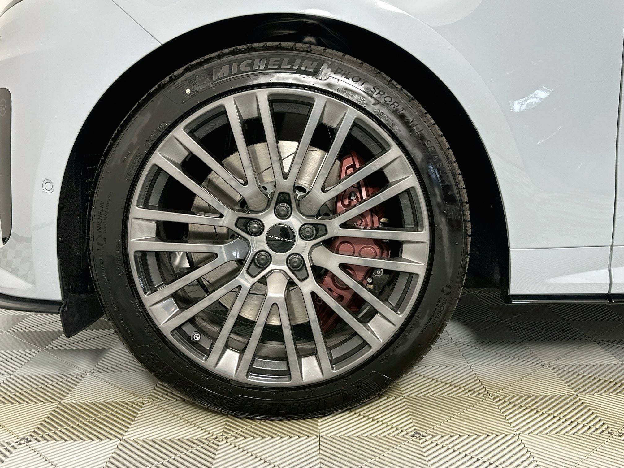 2026 Land Rover Range Rover Sport SV