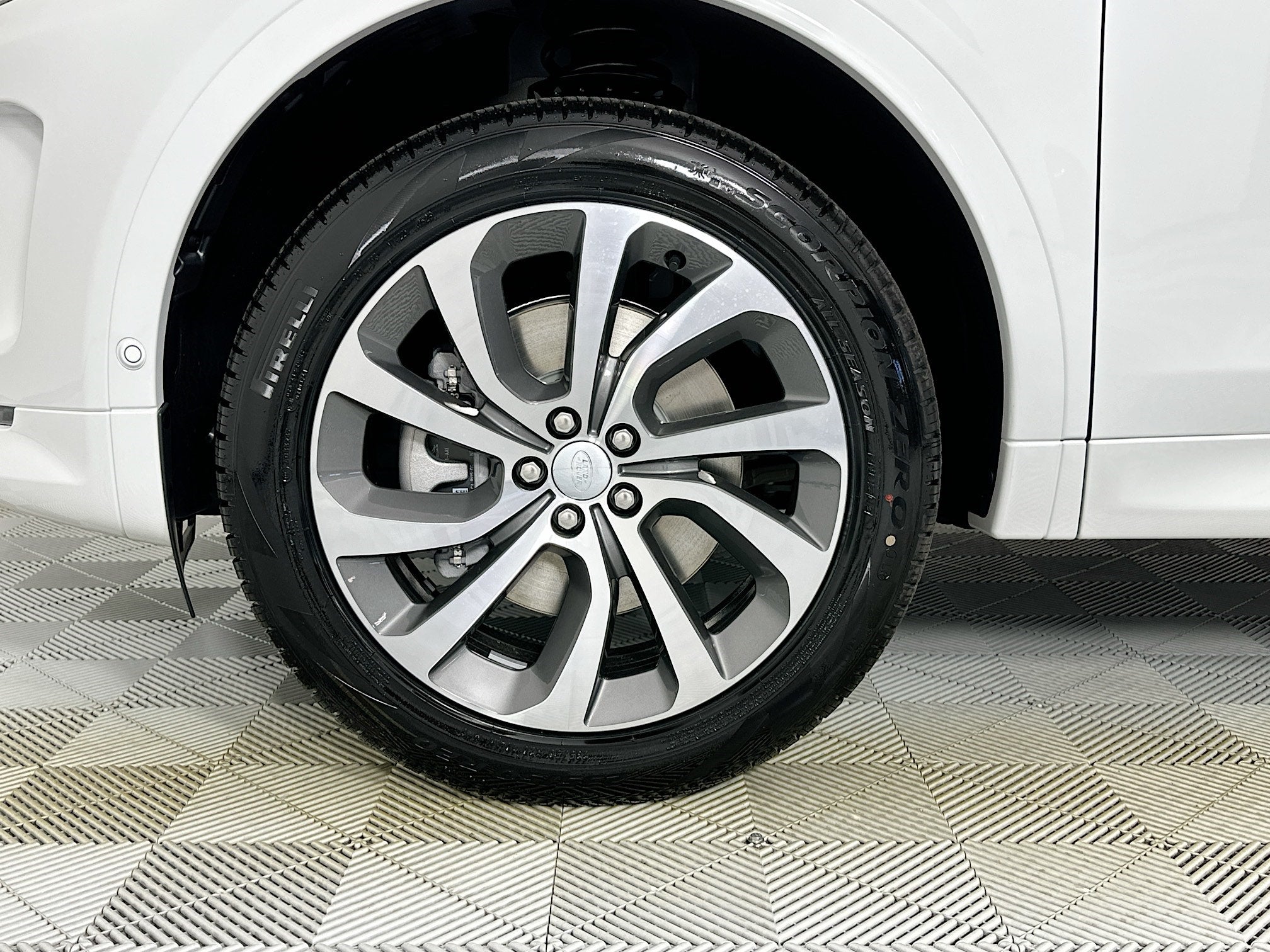 2025 Land Rover Discovery Sport S