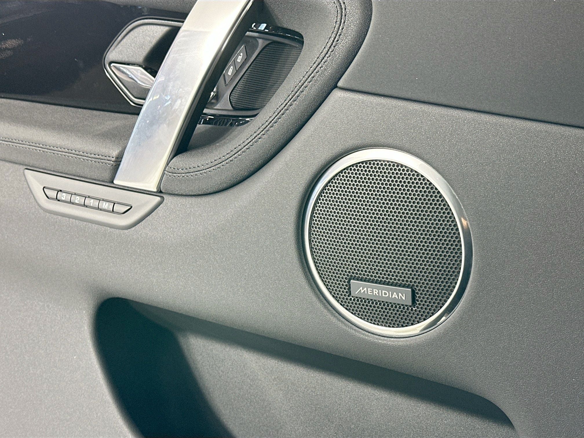 2025 Land Rover Discovery Sport S