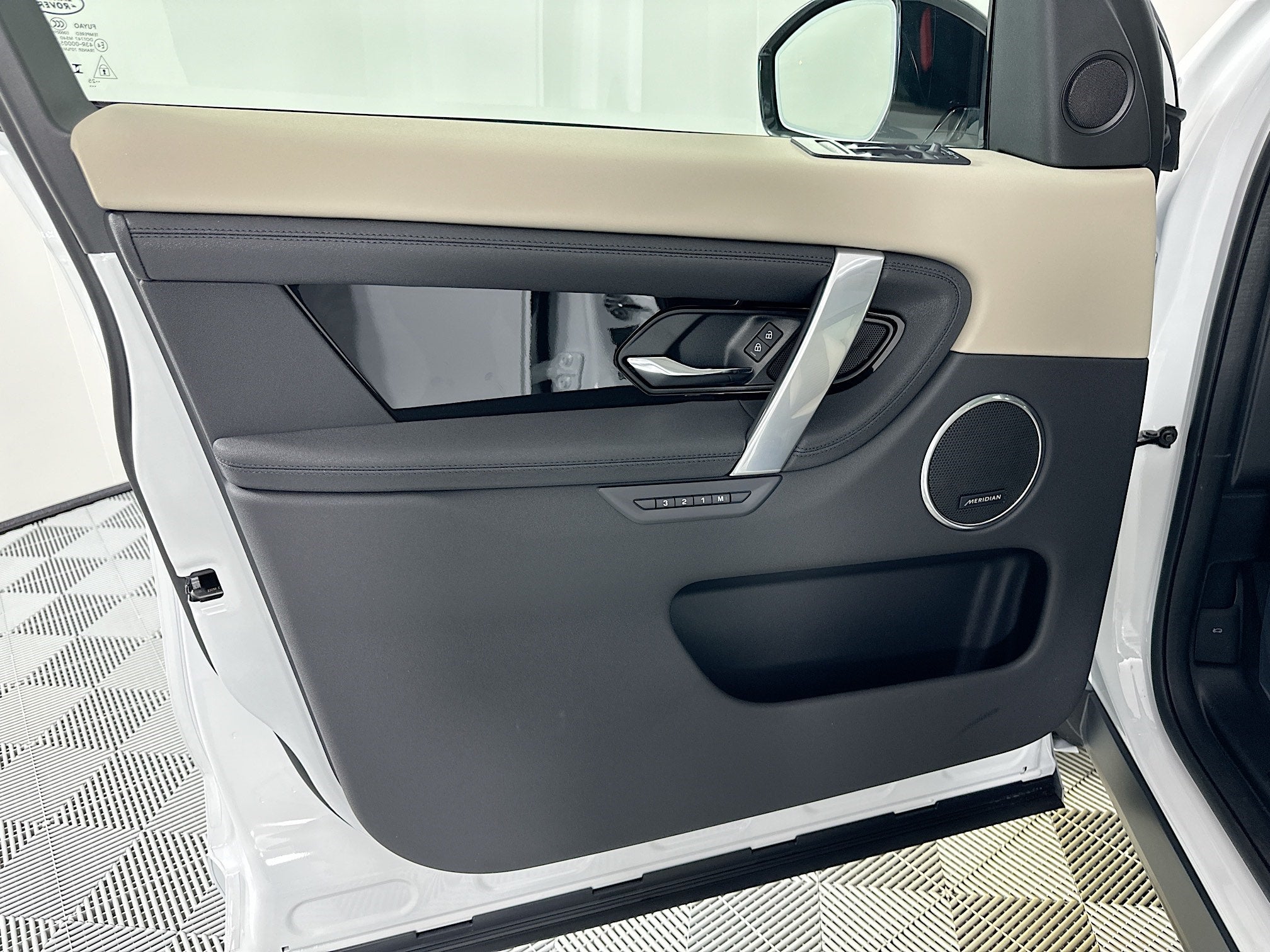 2025 Land Rover Discovery Sport S