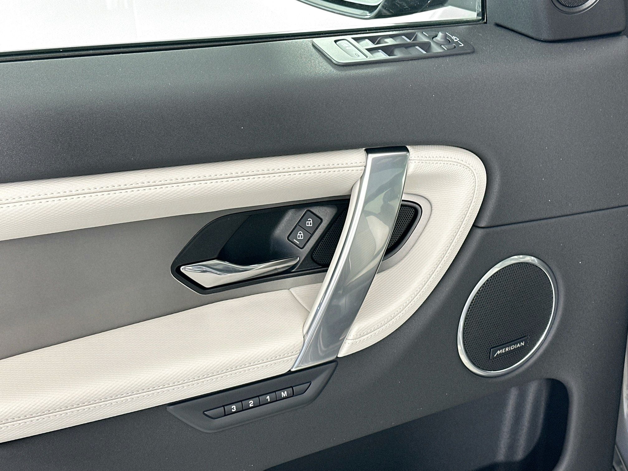 2026 Land Rover Discovery Sport Landmark