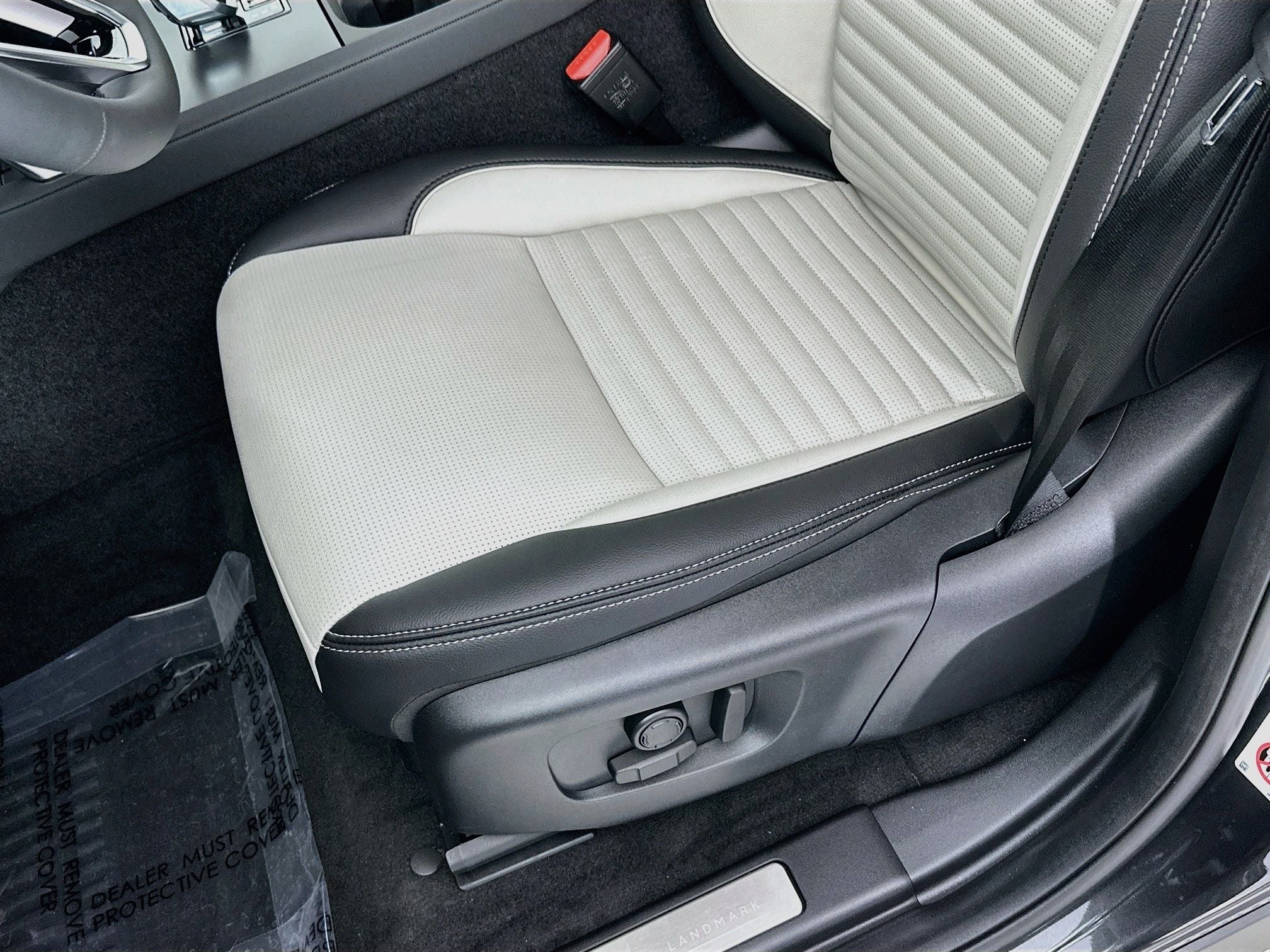 2026 Land Rover Discovery Sport Landmark