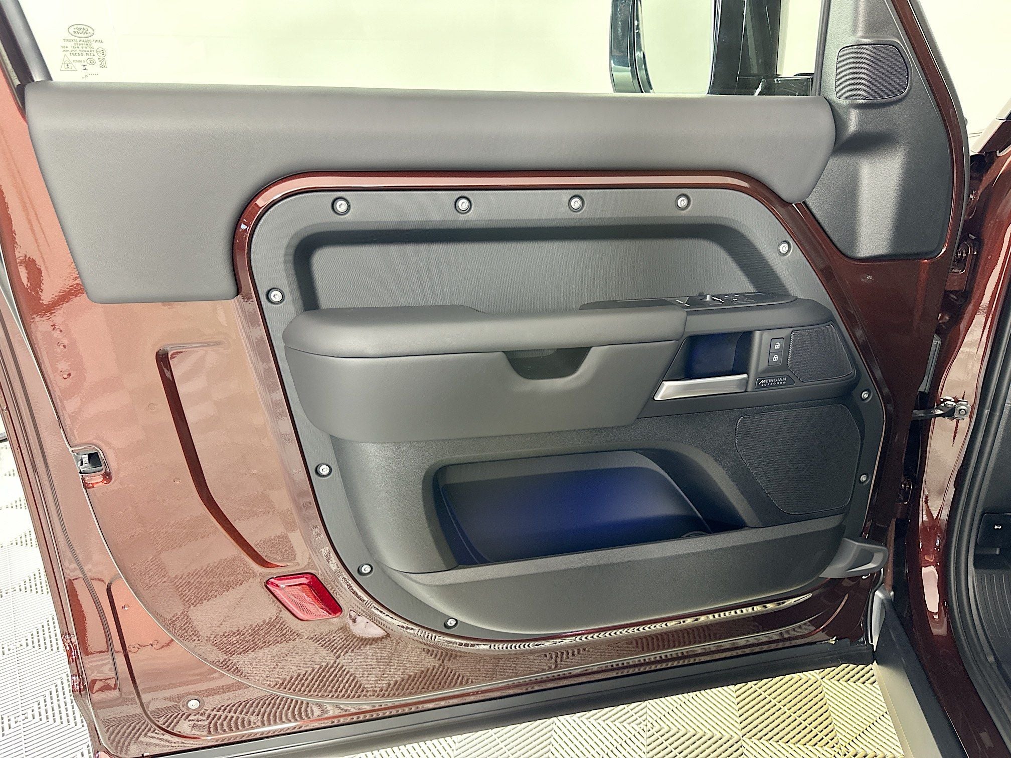 2026 Land Rover Defender 90 X-Dynamic SE