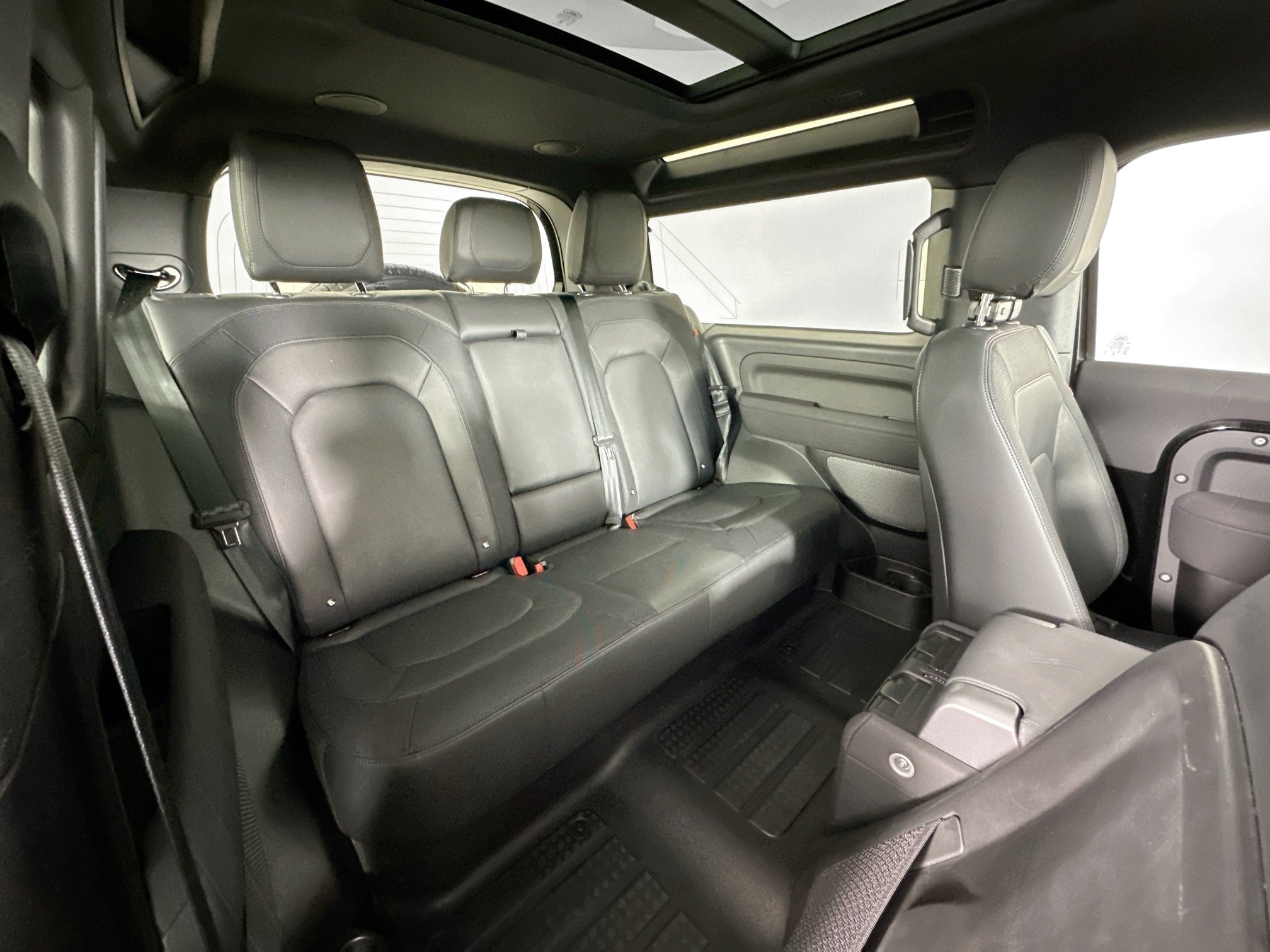 2023 Land Rover Defender 90 X-Dynamic SE