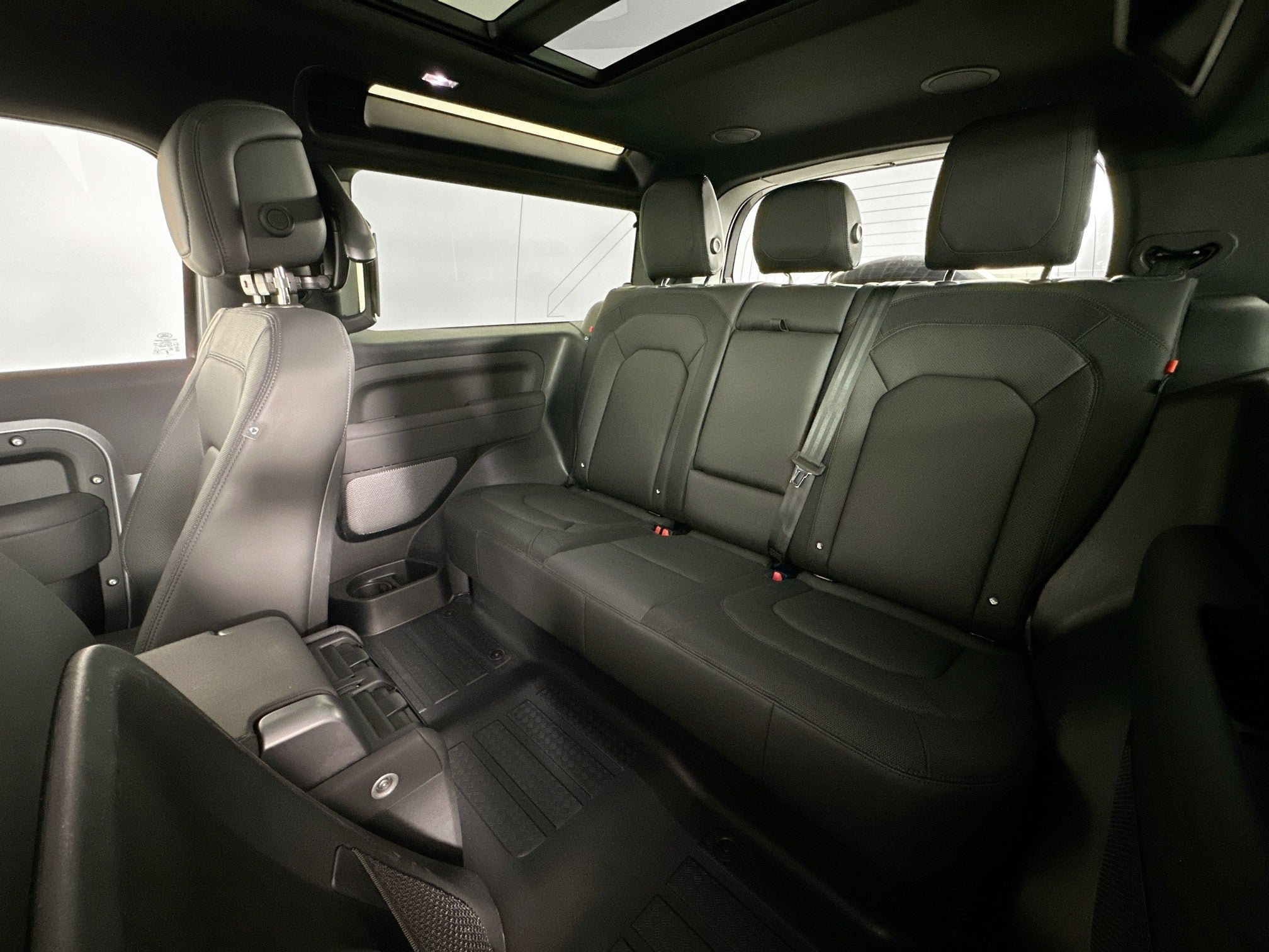 2023 Land Rover Defender 90 X-Dynamic SE