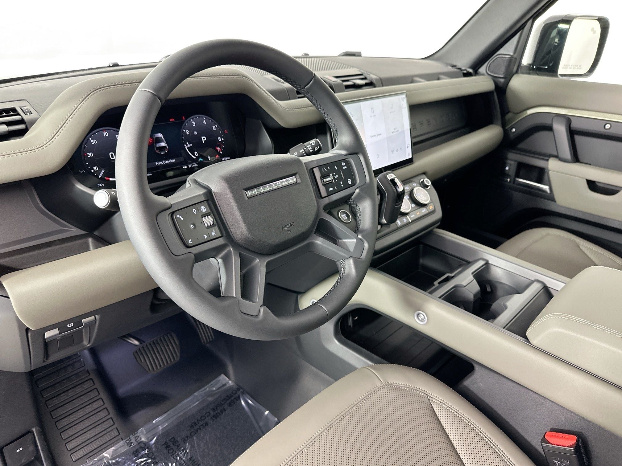 2025 Land Rover Defender 90 X-Dynamic SE