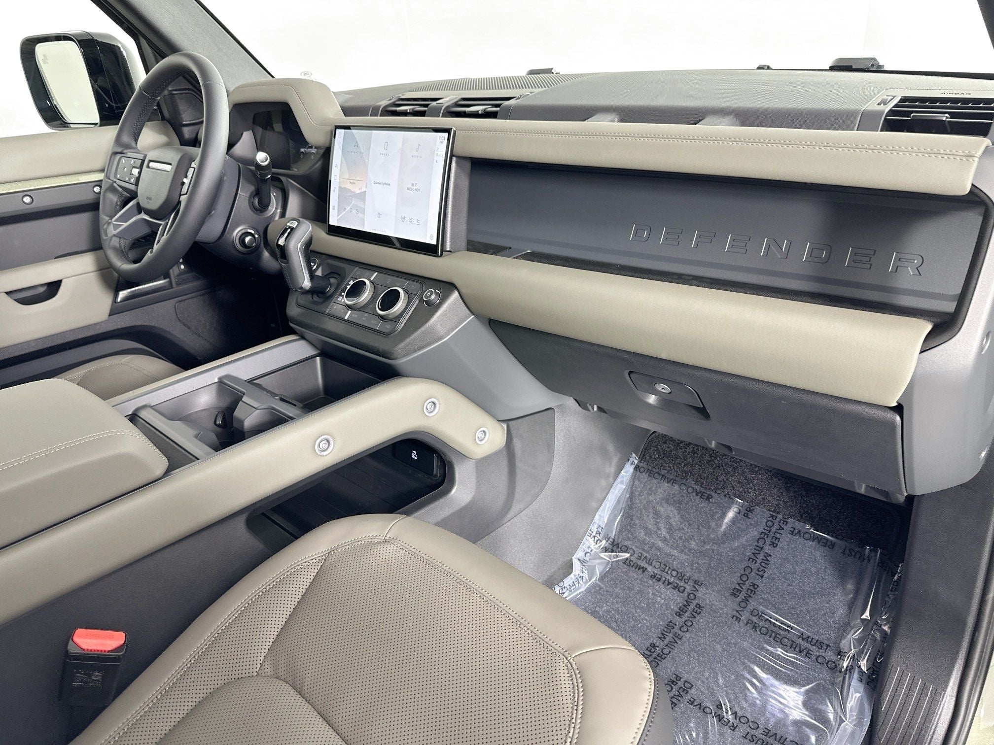 2025 Land Rover Defender 90 X-Dynamic SE