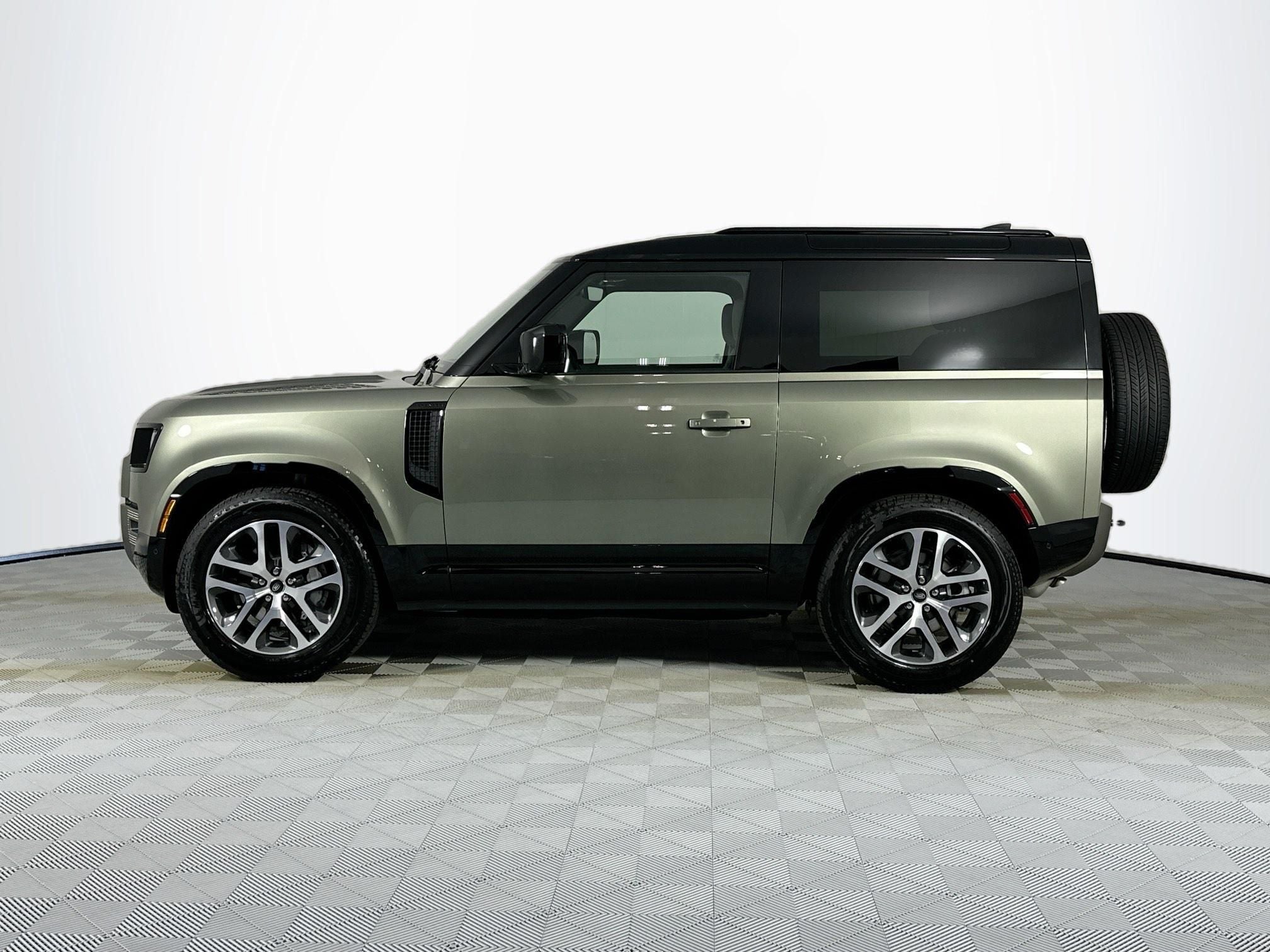 2025 Land Rover Defender 90 X-Dynamic SE