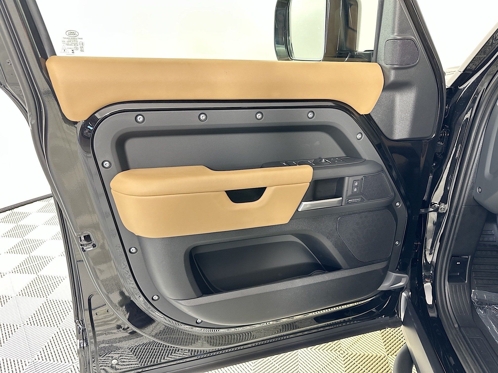 2026 Land Rover Defender 110 X-Dynamic SE